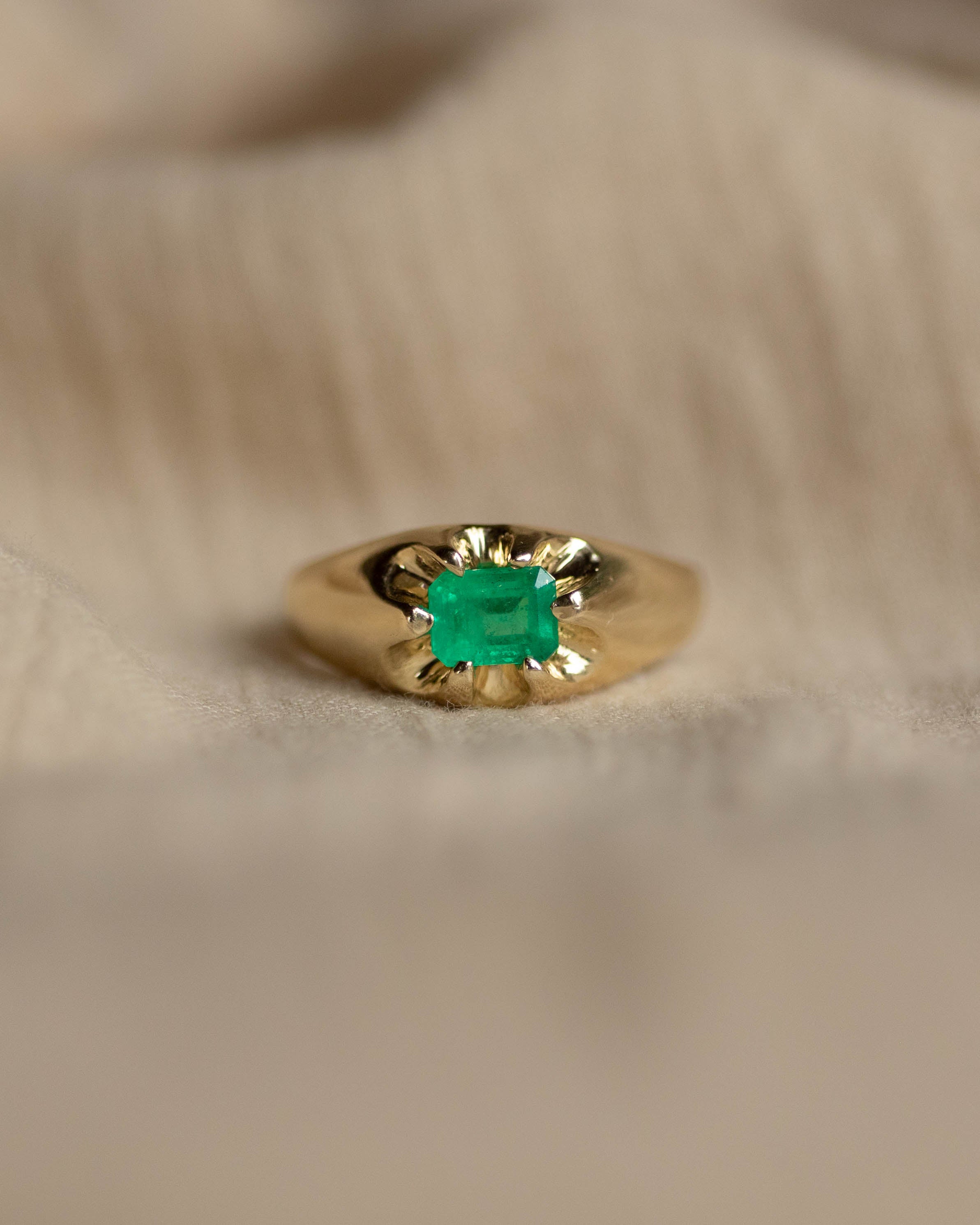 Jennet Vintage 14ct Gold Single Stone Emerald Ring