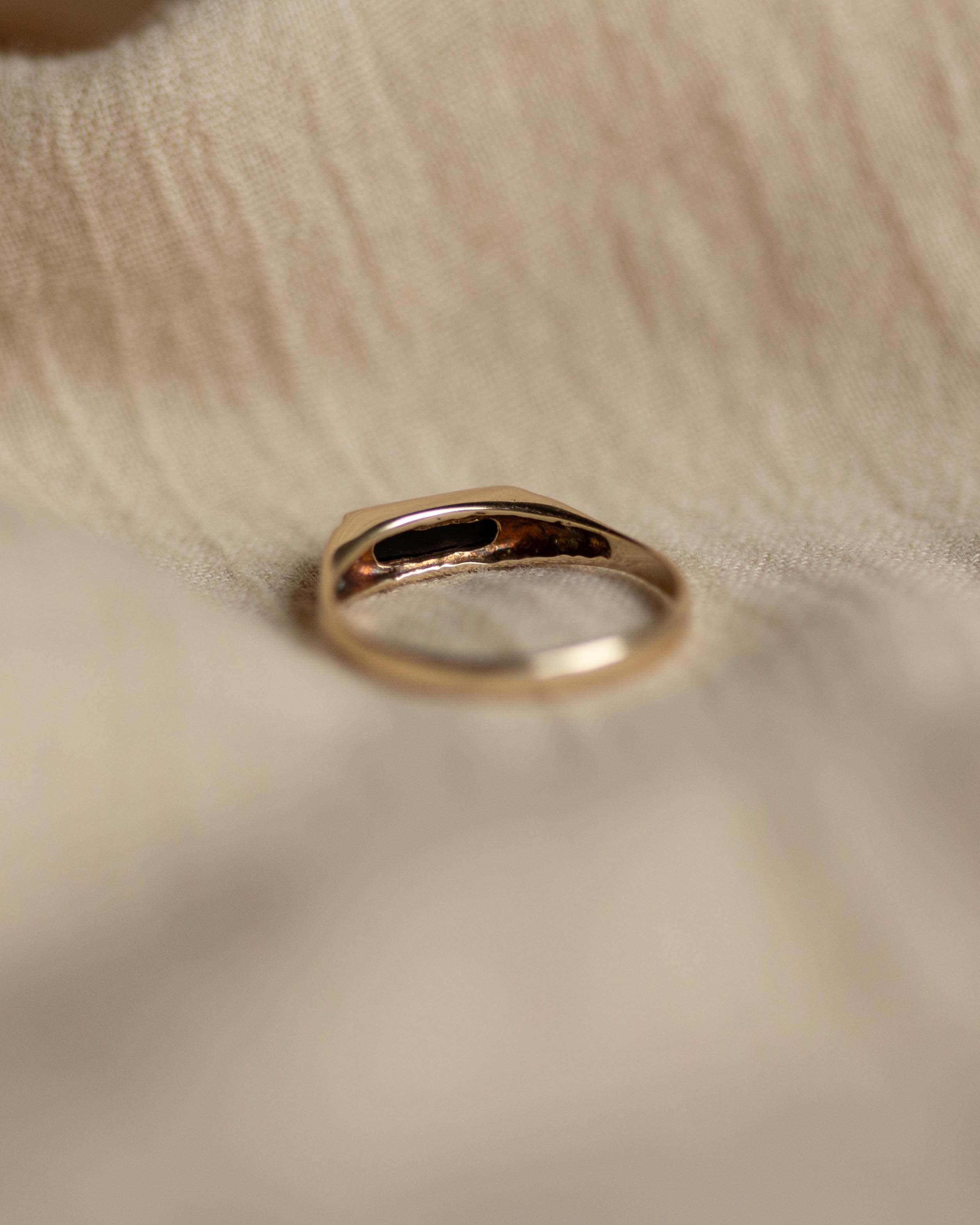 Monique 1984 Vintage 9ct Gold Black Onyx Signet Ring