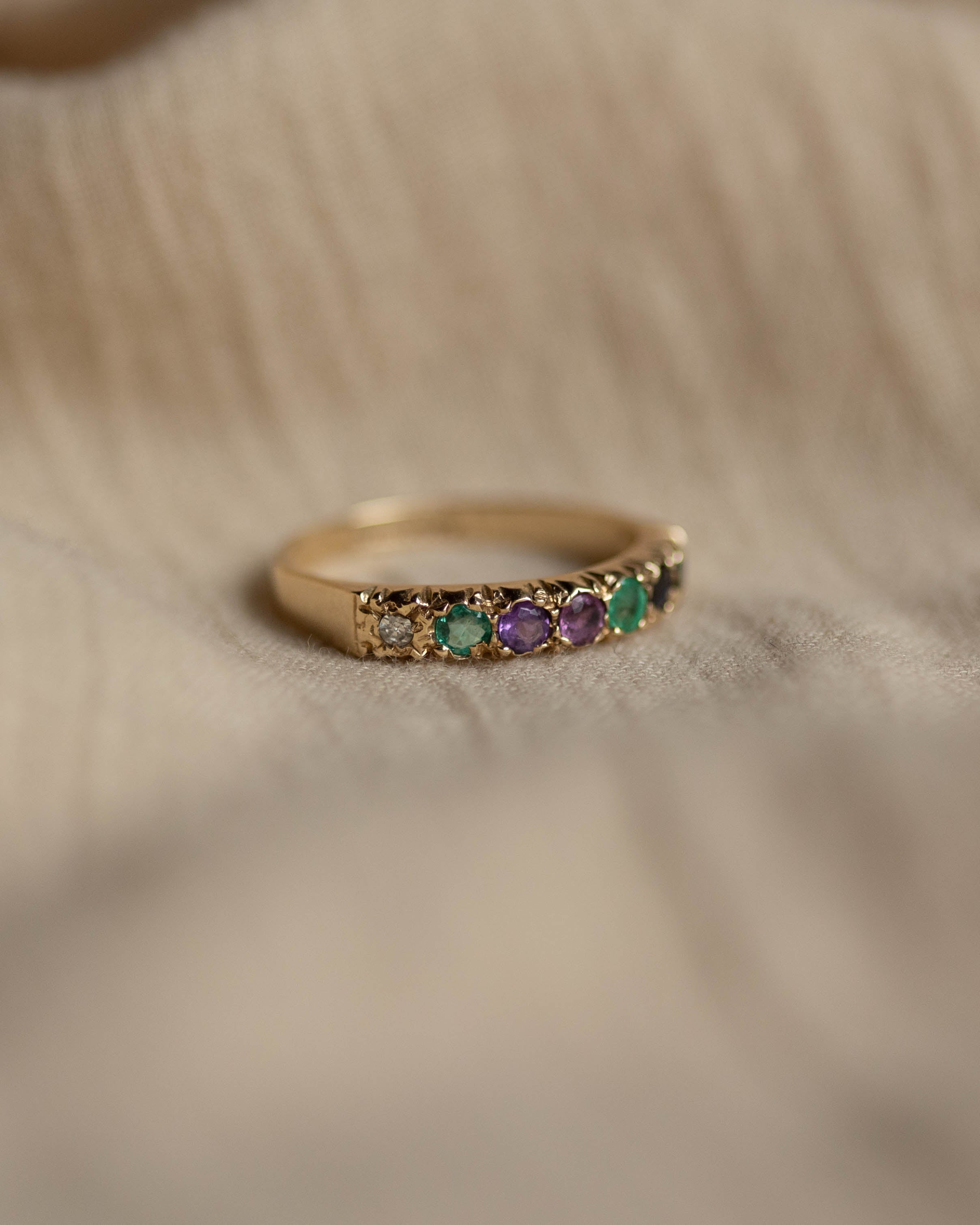 Odette 1989 Vintage 9ct Gold Acrostic Dearest Seven Stone Ring