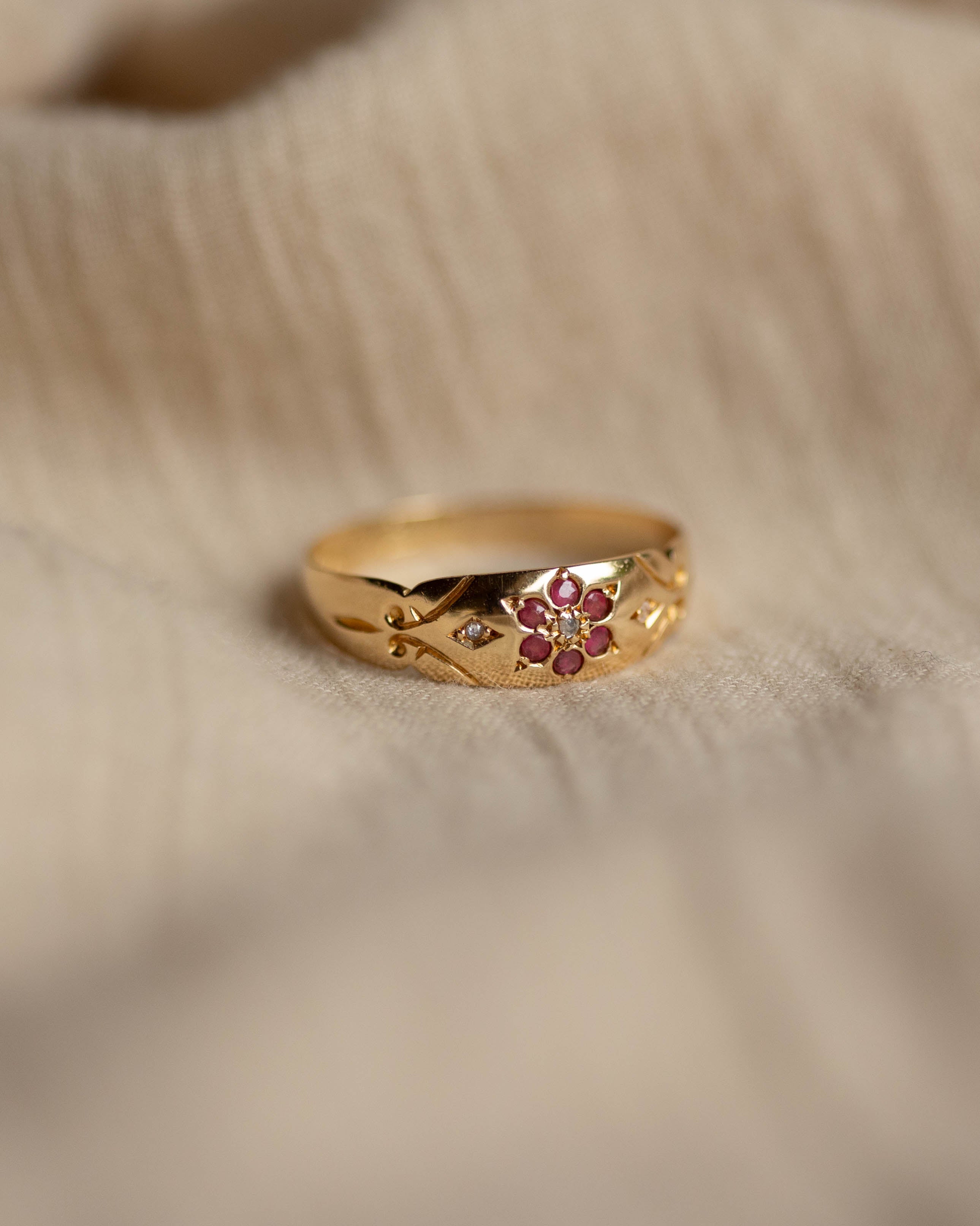 Ida 1919 Antique 18ct Gold Ruby & Diamond Flowerhead Ring