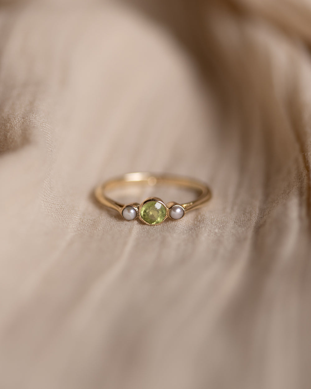 Nina Vintage 9ct Gold Peridot & Pearl Trilogy Ring