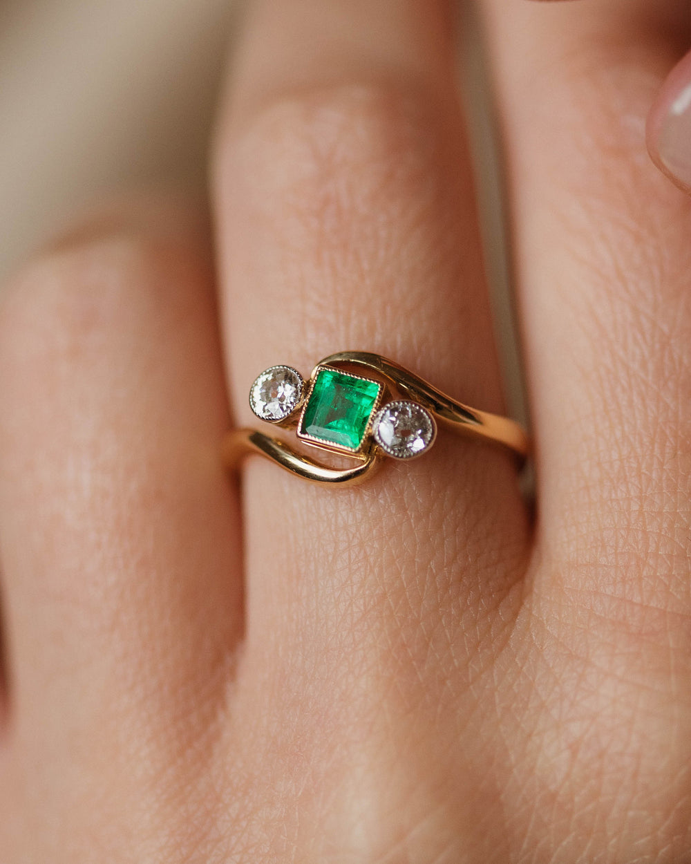 Florentine Antique Art Deco 18ct Gold Emerald & Diamond Trilogy Ring