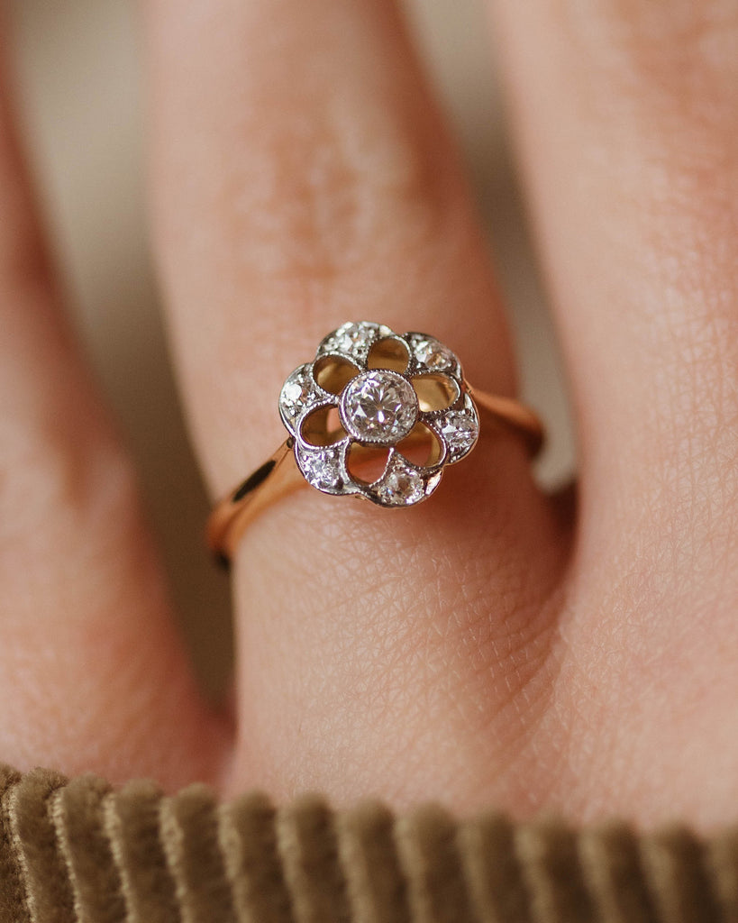 Honesty Antique Art Deco 18ct Gold Diamond Daisy Cluster Ring