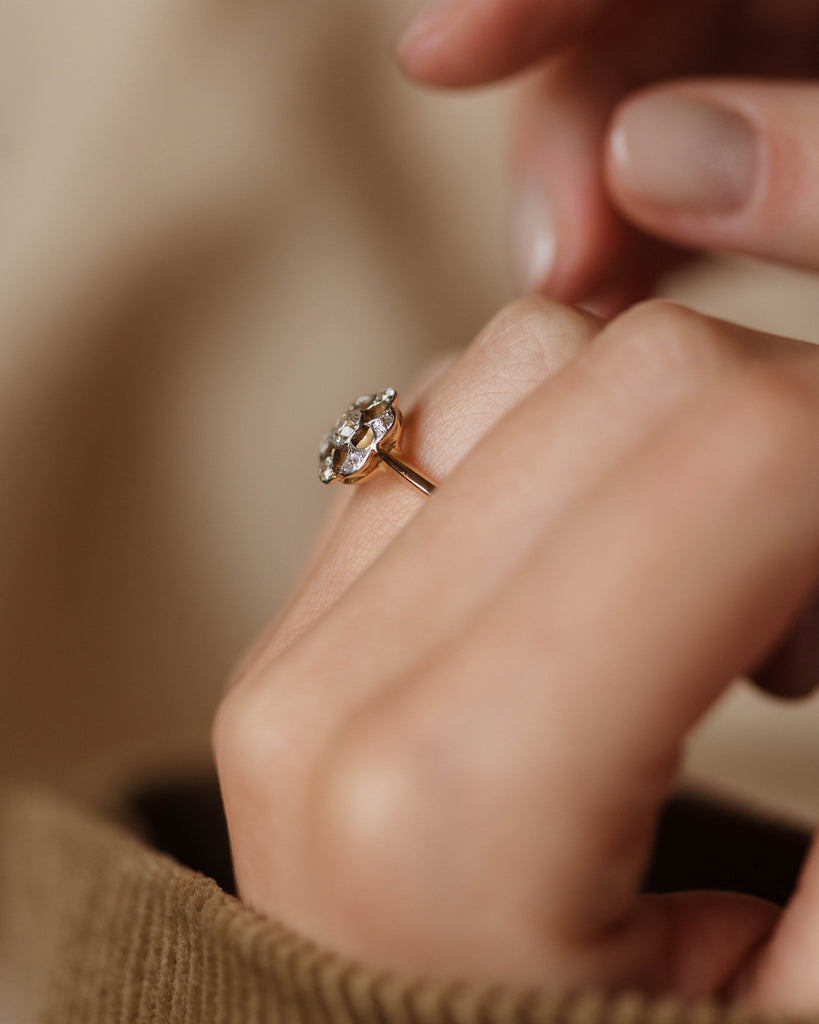 Honesty Antique Art Deco 18ct Gold Diamond Daisy Cluster Ring