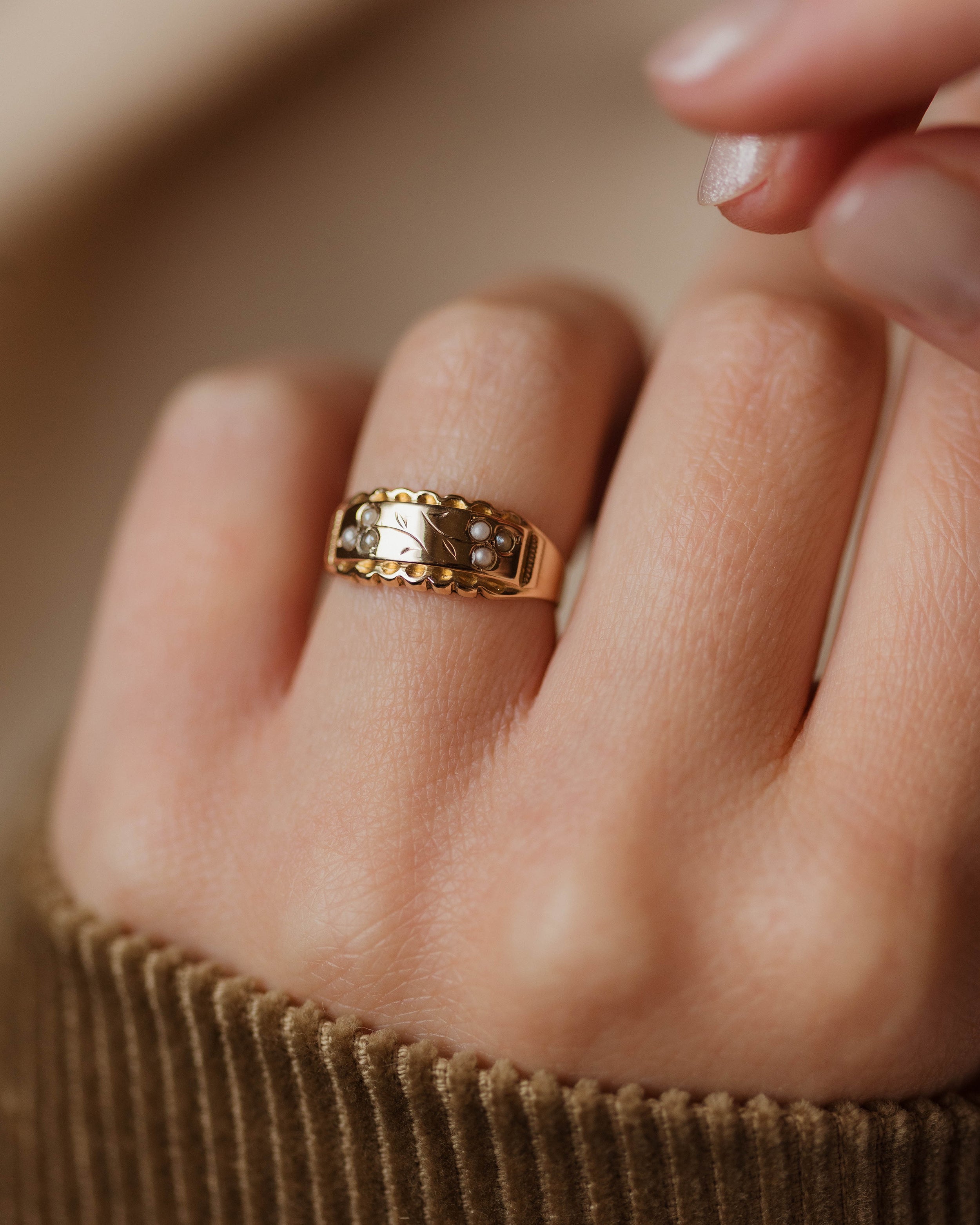 Image of Fortuna 1898 Antique 9ct Gold Pearl Floral Ring