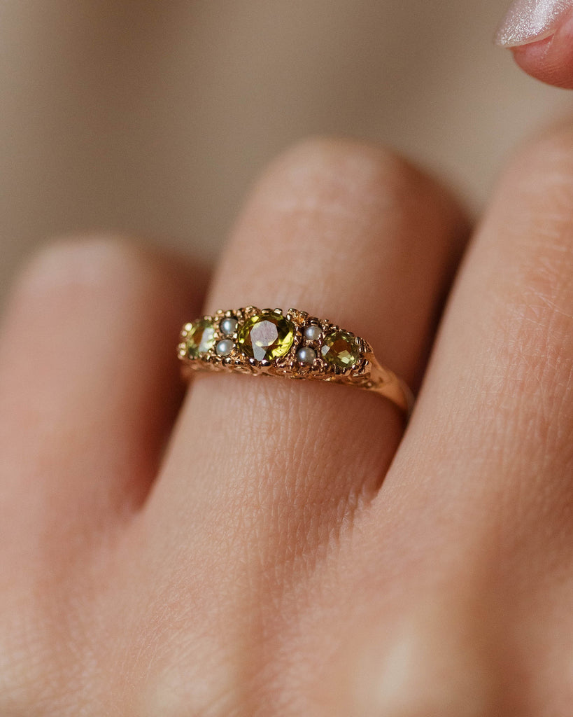 Letty 1968 Vintage 9ct Gold Peridot & Pearl Seven Stone Ring