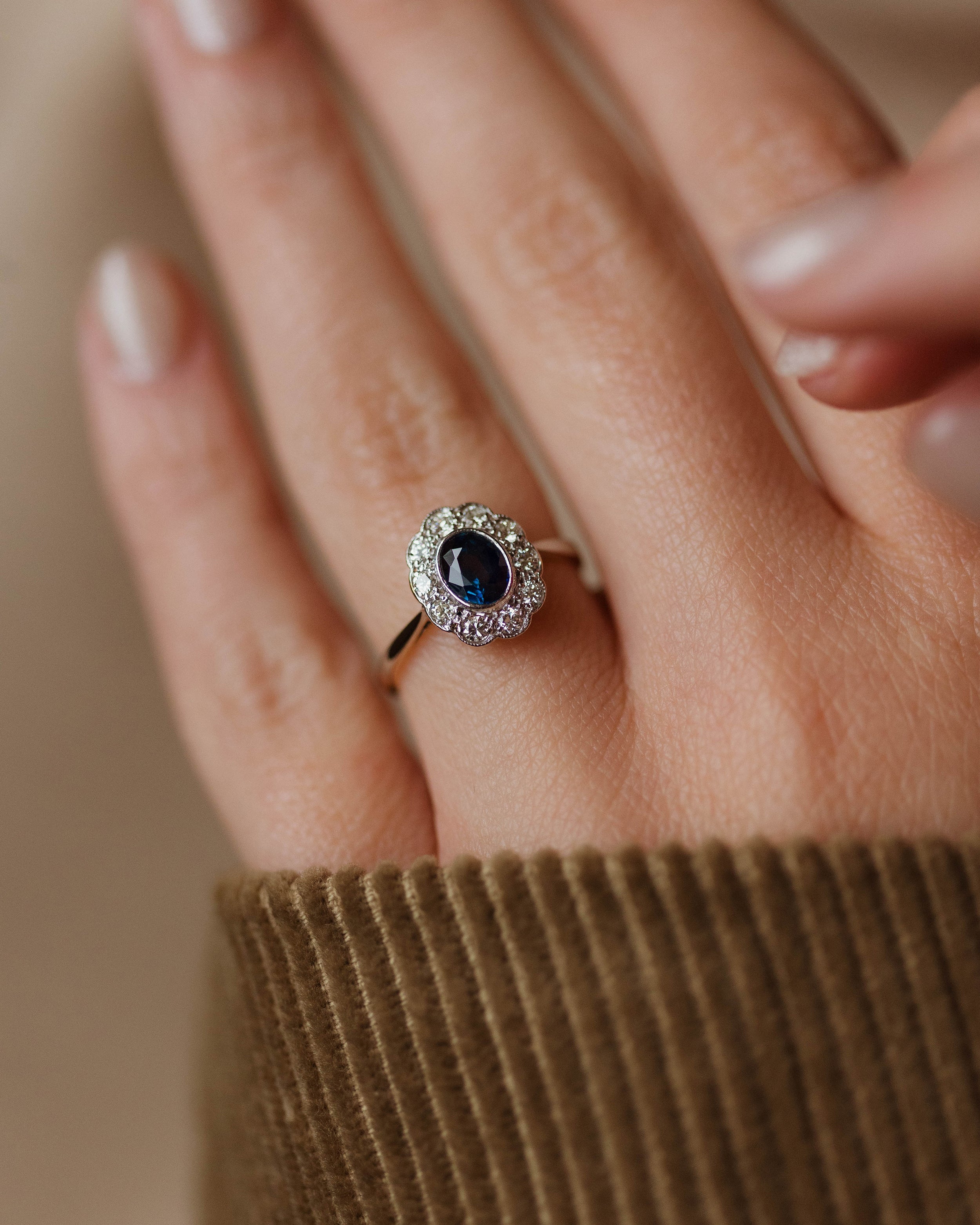 Temperance Antique Art Deco 18ct Gold Sapphire & Diamond Cluster Ring