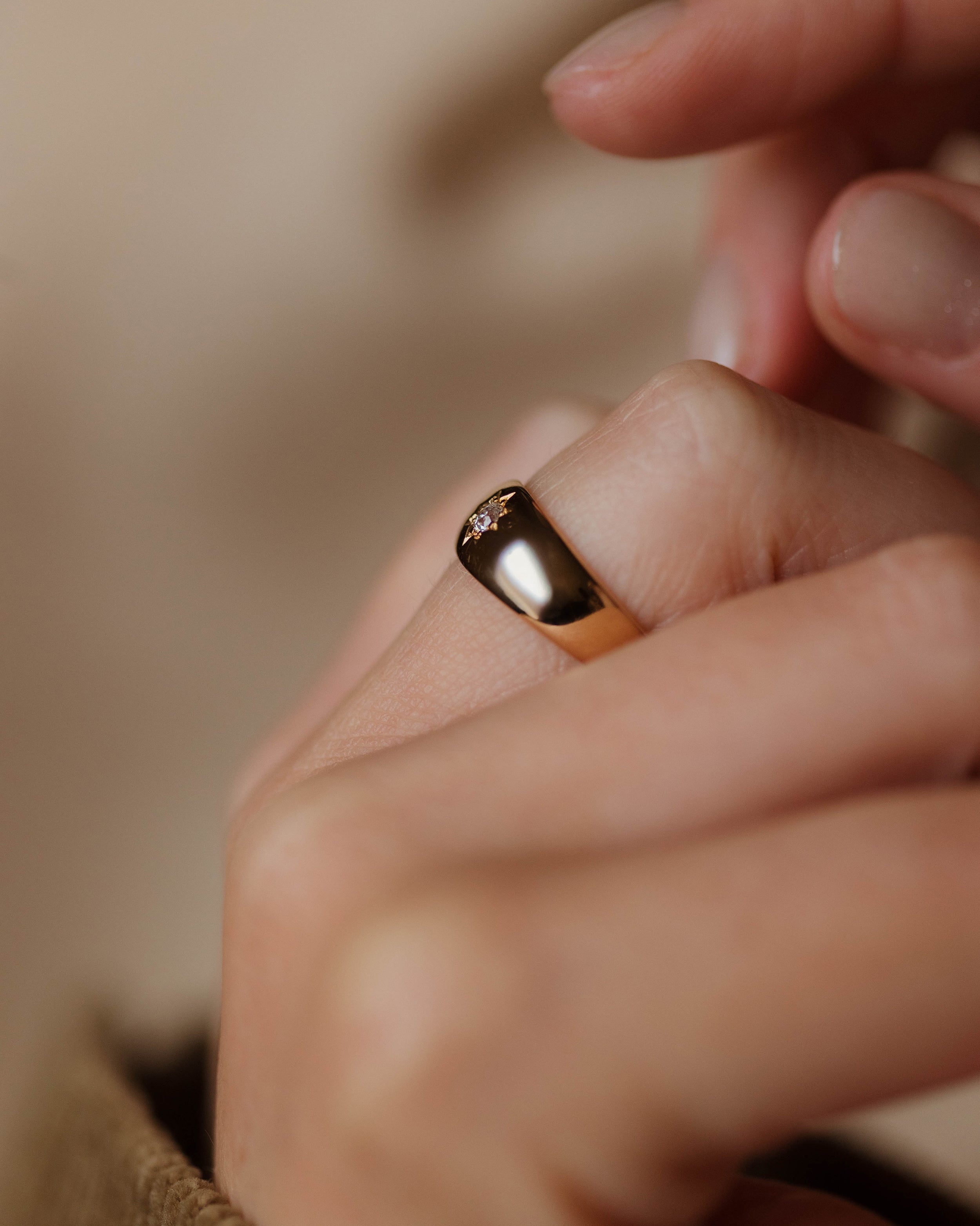 Bette 1888 Antique 18ct Gold Star Set Diamond Single Stone Ring