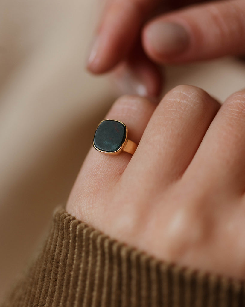 Beulah 1875 Antique Victorian 18ct Gold Bloodstone Signet Ring