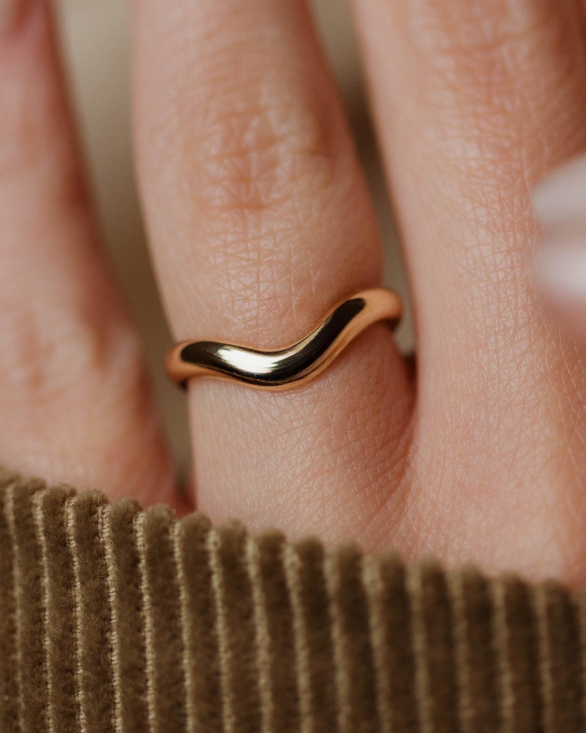 Isobel Vintage 9ct Gold Wishbone Ring