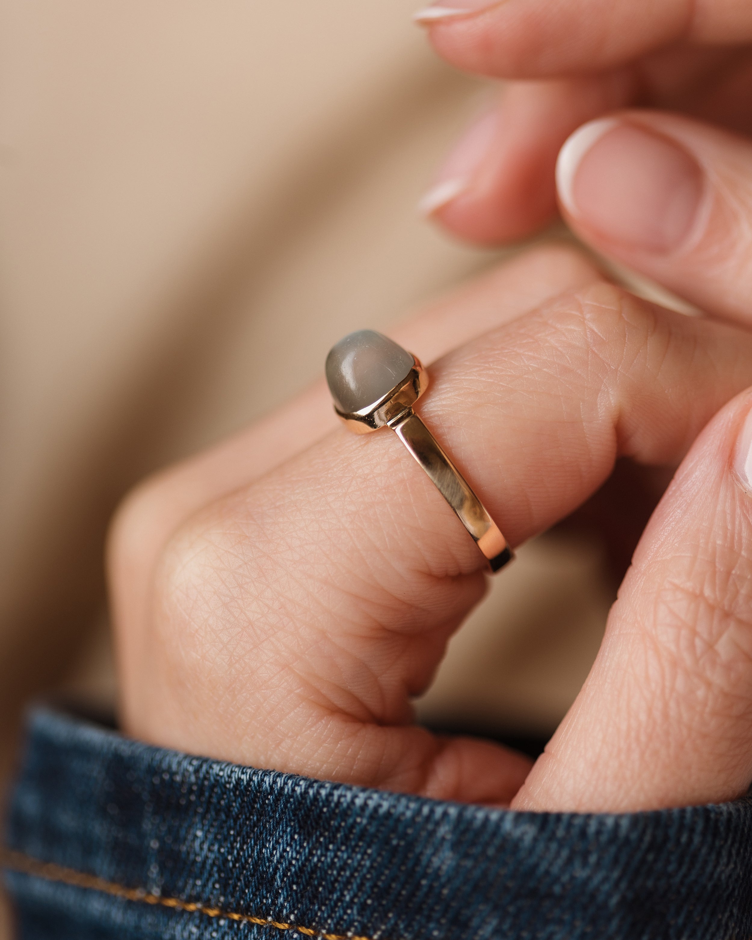 Nicolette 1984 Vintage 9ct Gold Moonstone Single Stone Ring
