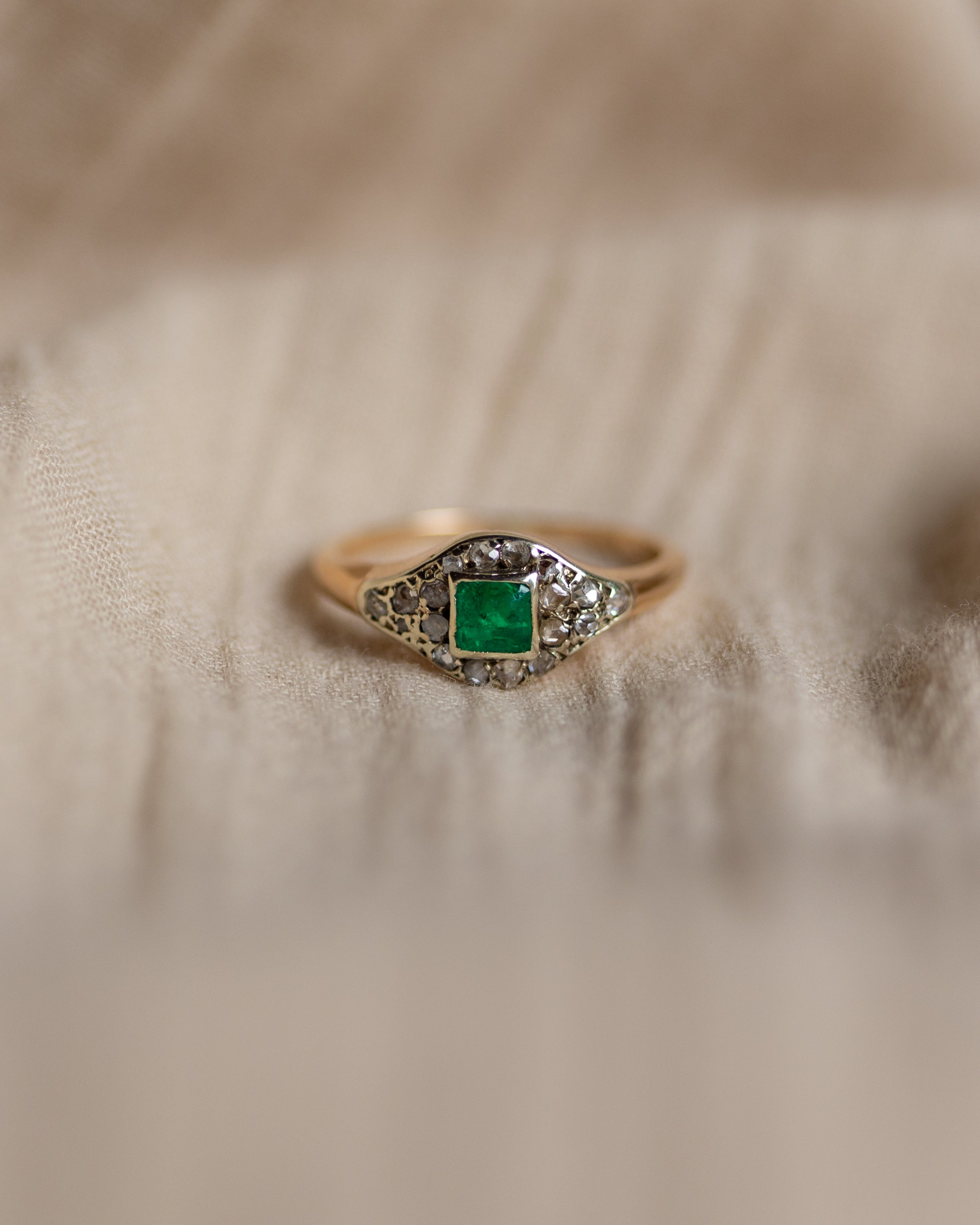 Colette Antique 18ct Gold Emerald & Diamond Cluster Ring