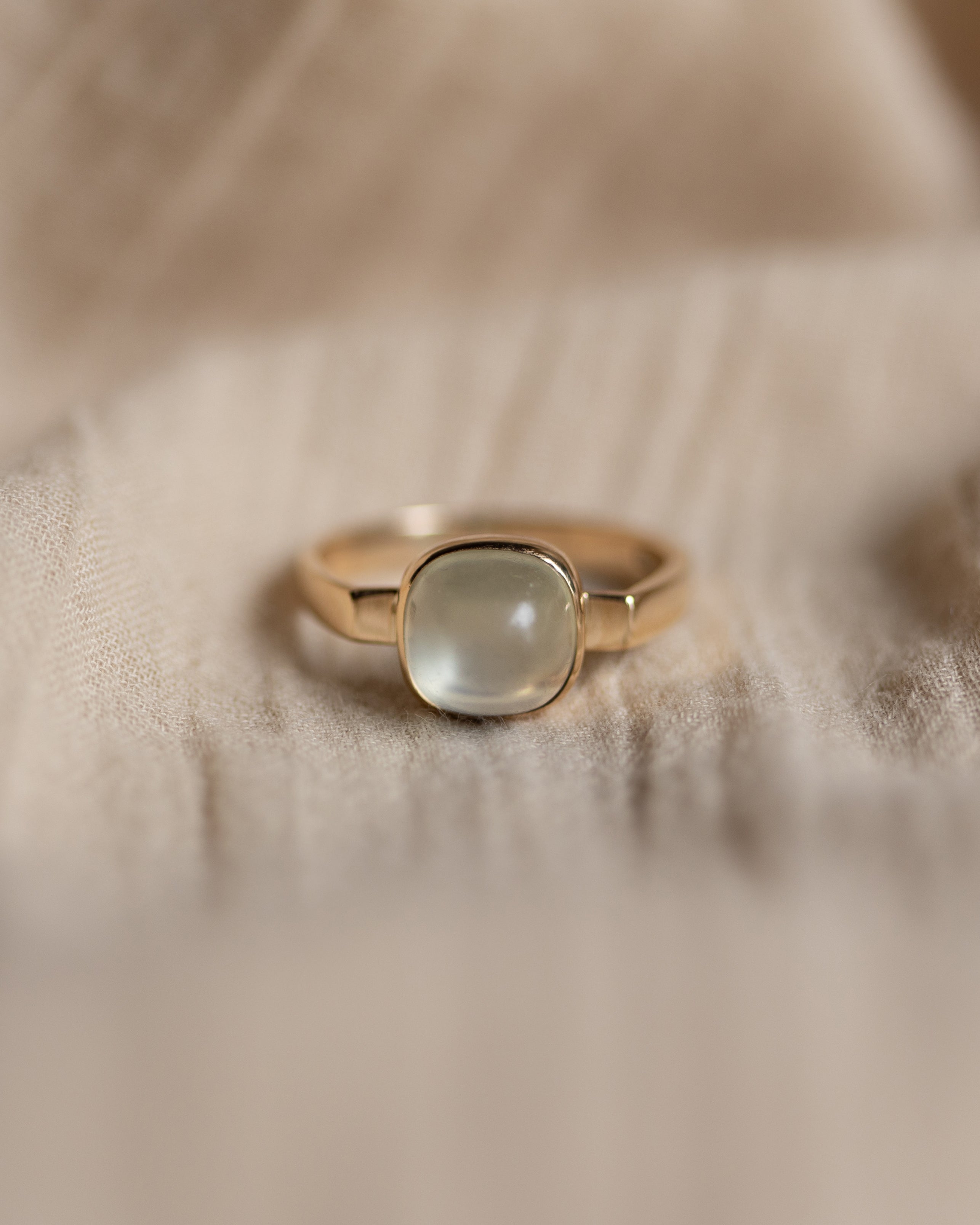 Nicolette 1984 Vintage 9ct Gold Moonstone Single Stone Ring
