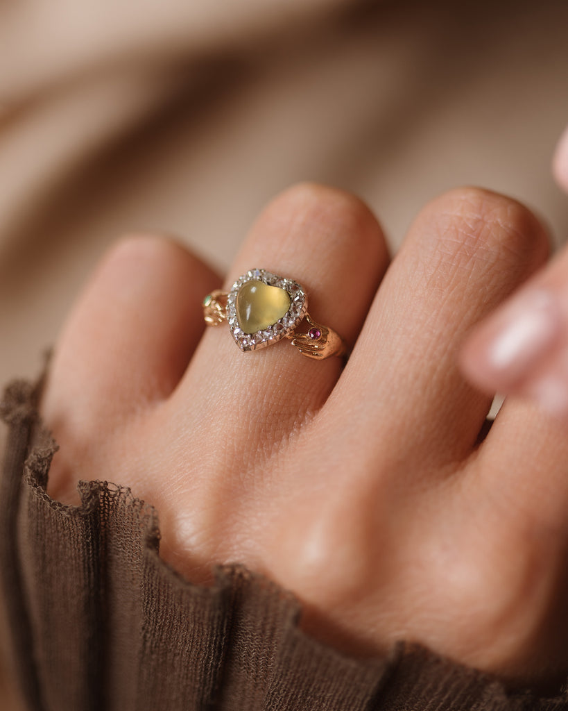 Virginie Antique 15ct Gold Chrysoberyl & Diamond Claddagh Ring