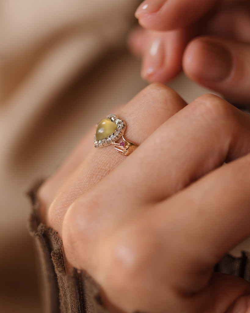 Virginie Antique 15ct Gold Chrysoberyl & Diamond Claddagh Ring