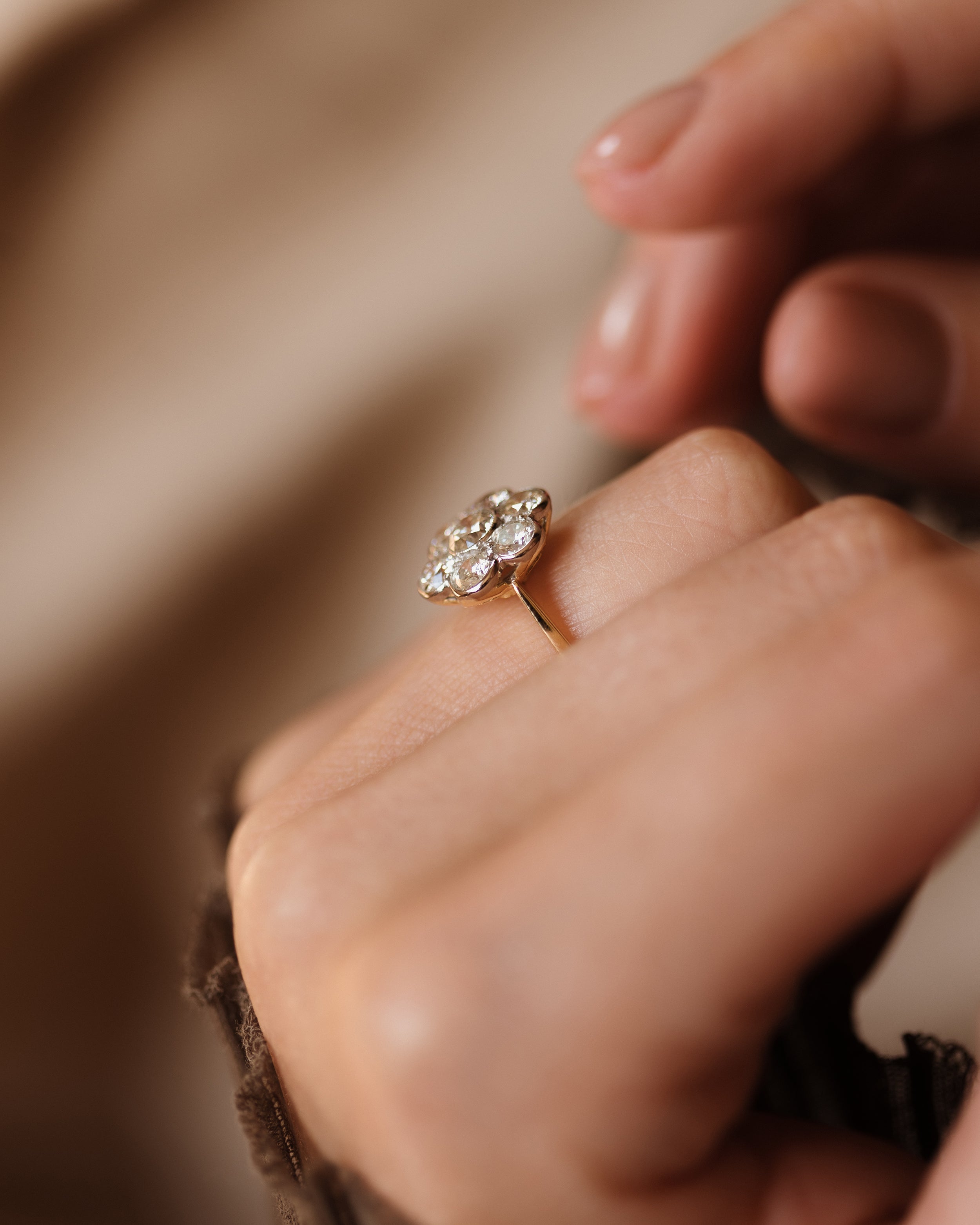Gardenia Vintage 18ct Gold Diamond Daisy Cluster Ring