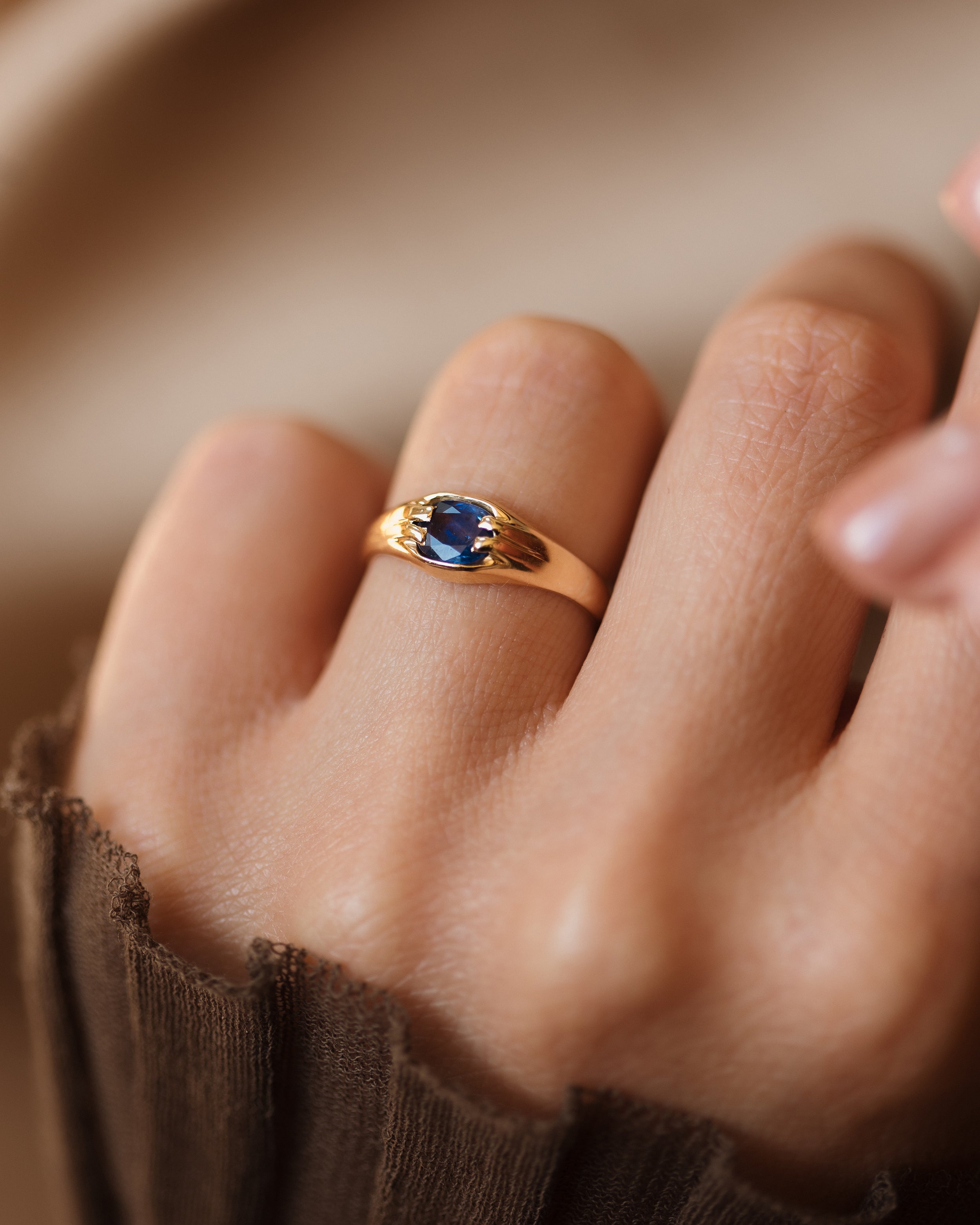 Patience 1921 Antique 18ct Gold Sapphire Single Stone Ring