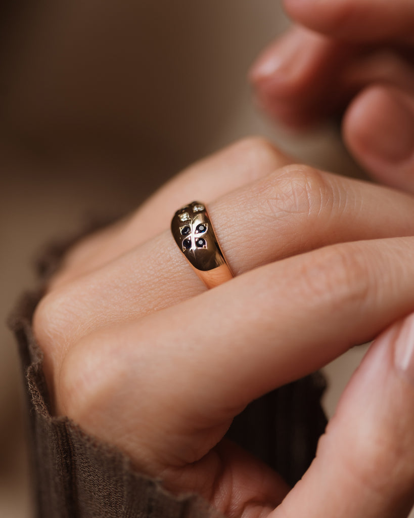 Perrine 1988 Vintage 9ct Gold Sapphire & Diamond Rubover Ring