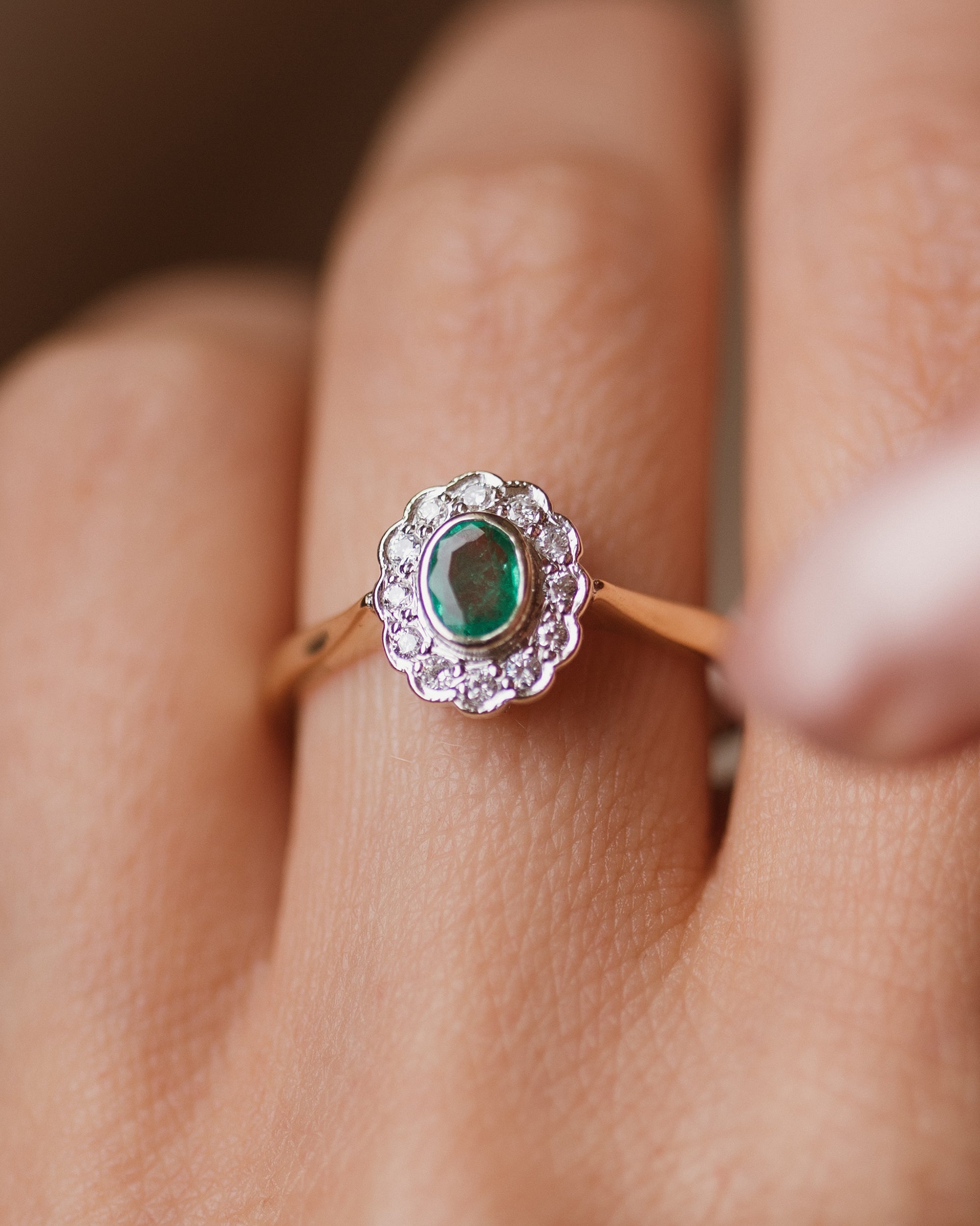 Selma 1996 Vintage 9ct Gold Emerald & Diamond Cluster Ring