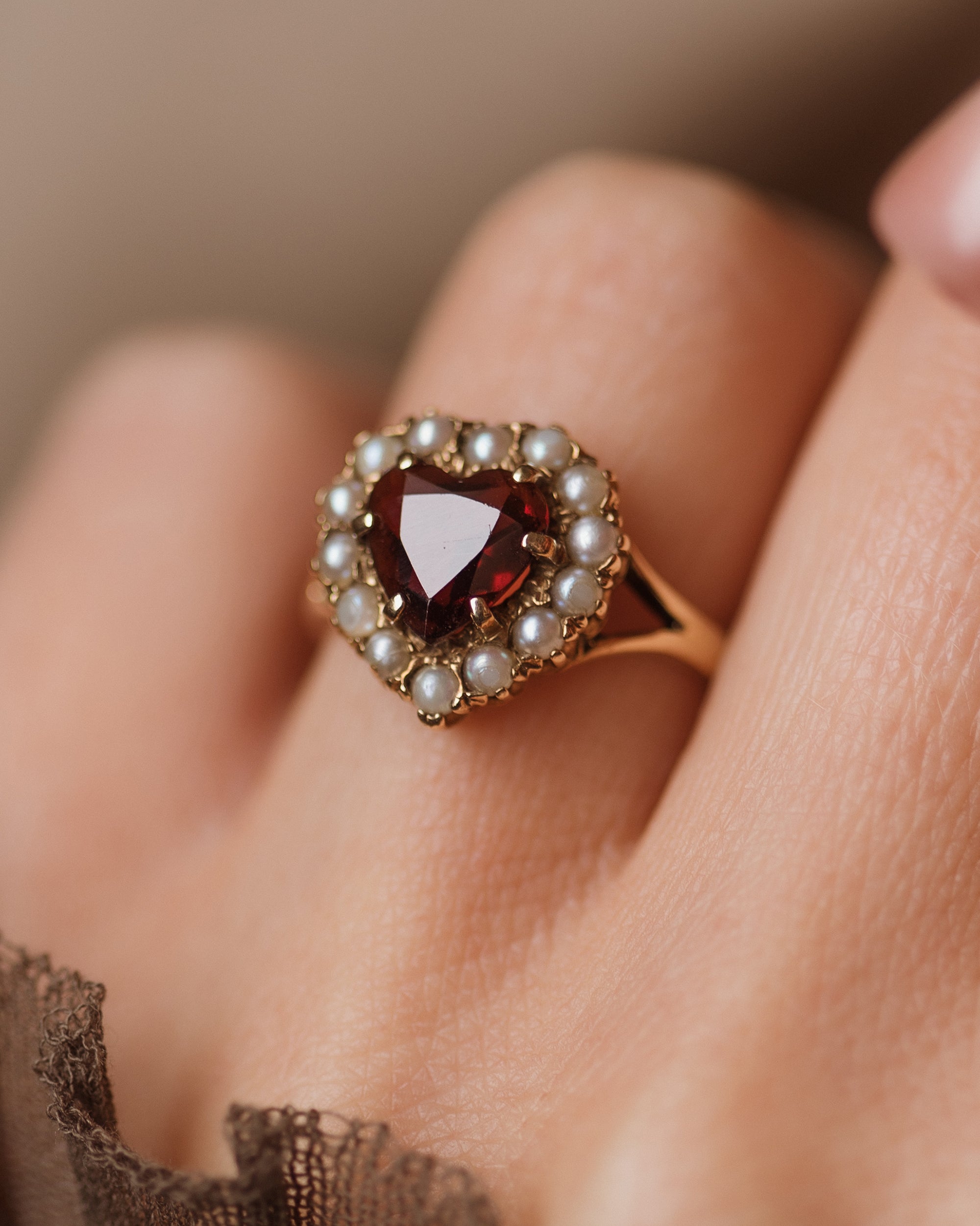 Emma 1959 Vintage 9ct Gold Garnet & Pearl Heart Cluster Ring