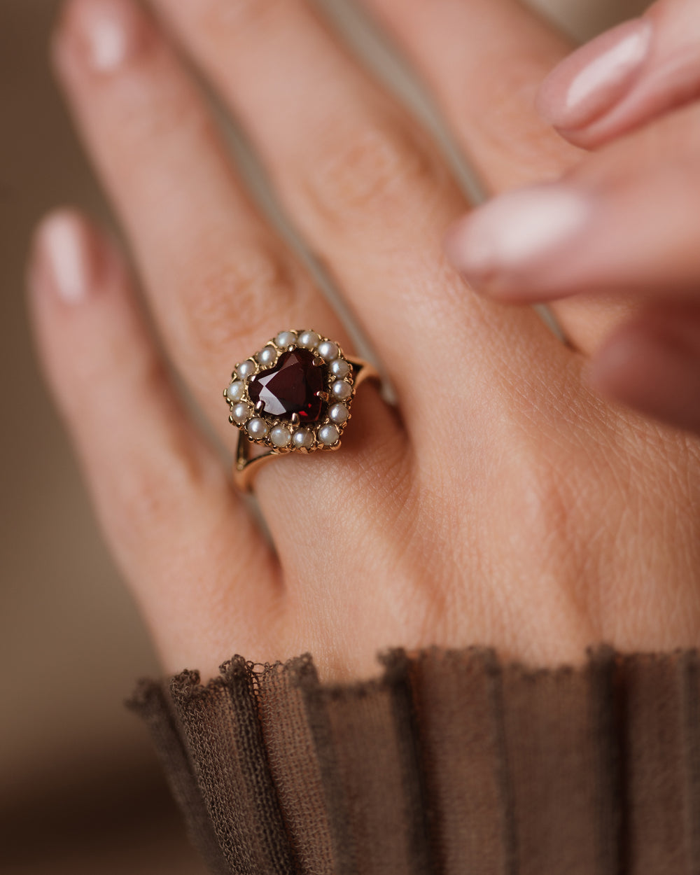 Emma 1959 Vintage 9ct Gold Garnet & Pearl Heart Cluster Ring