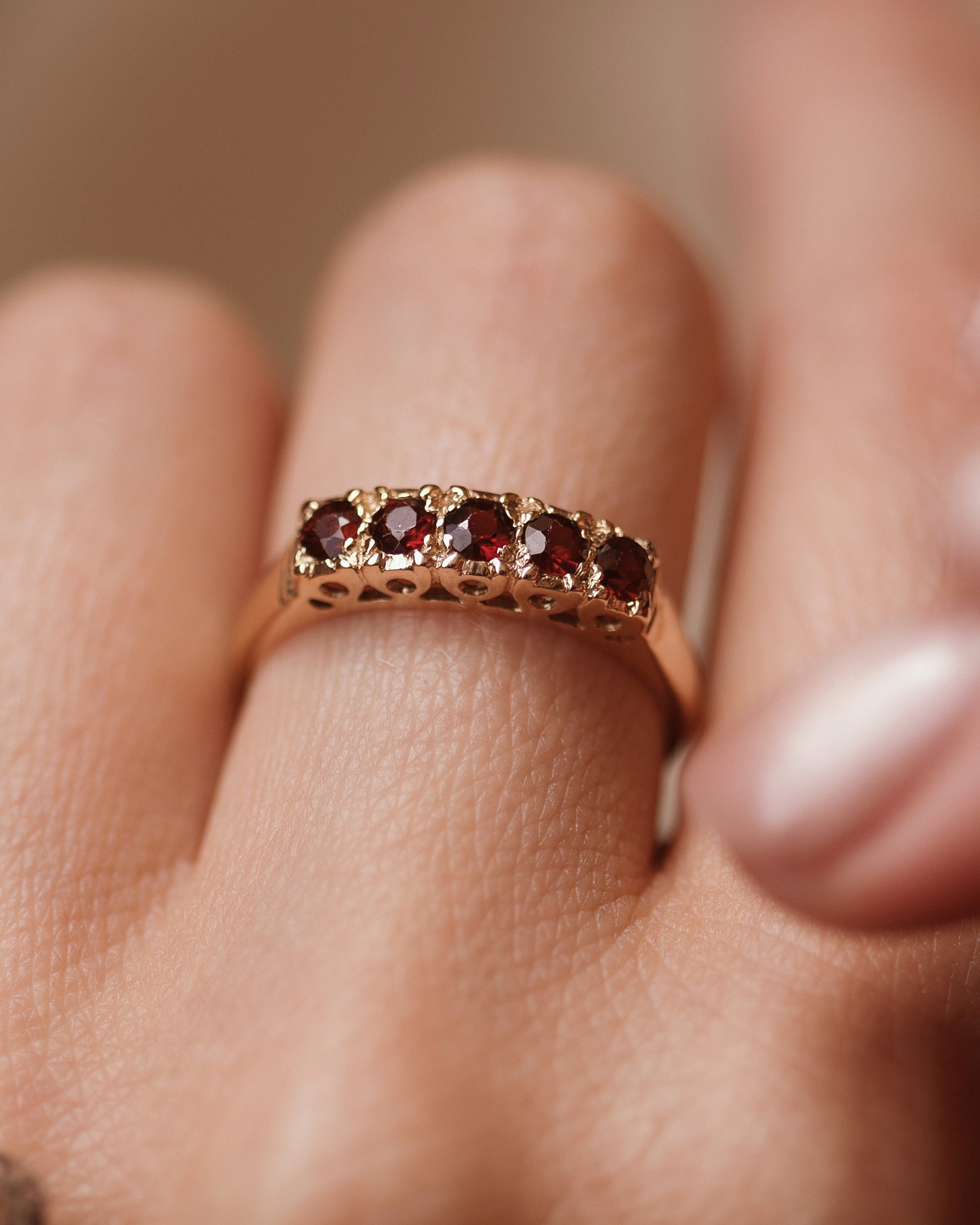 Marianne 1975 Vintage 9ct Gold Garnet Five Stone Ring