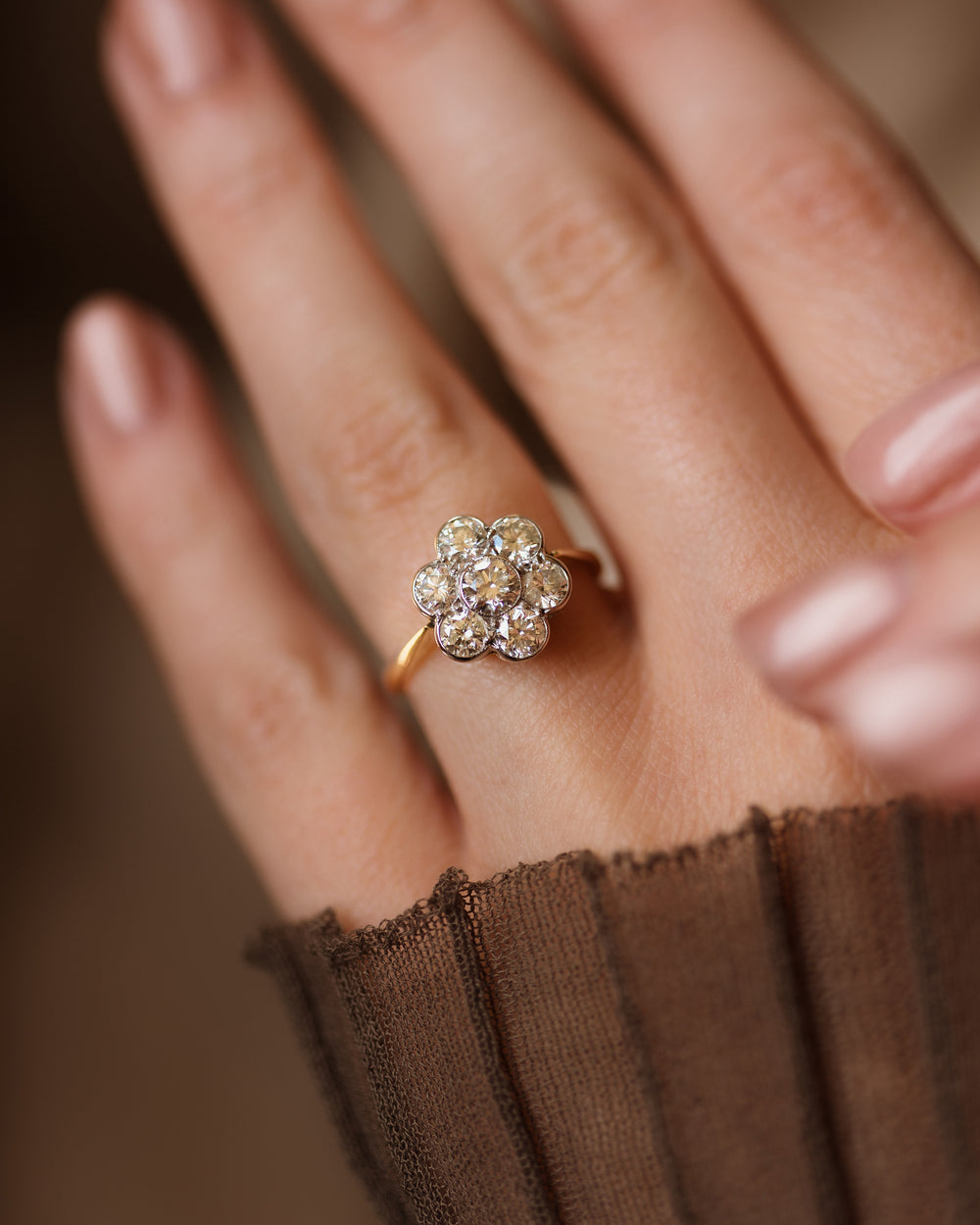 Gardenia Vintage 18ct Gold Diamond Daisy Cluster Ring
