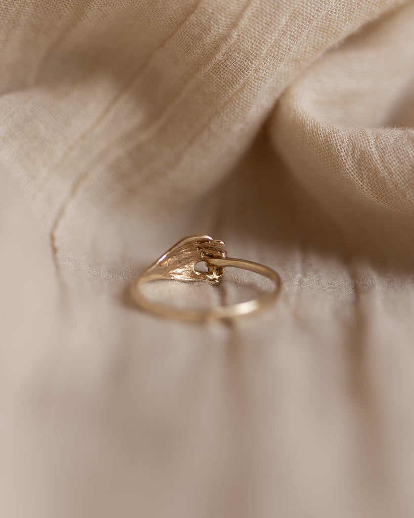 Dolores 1990 Vintage 9ct Gold Sapphire Hand Ring