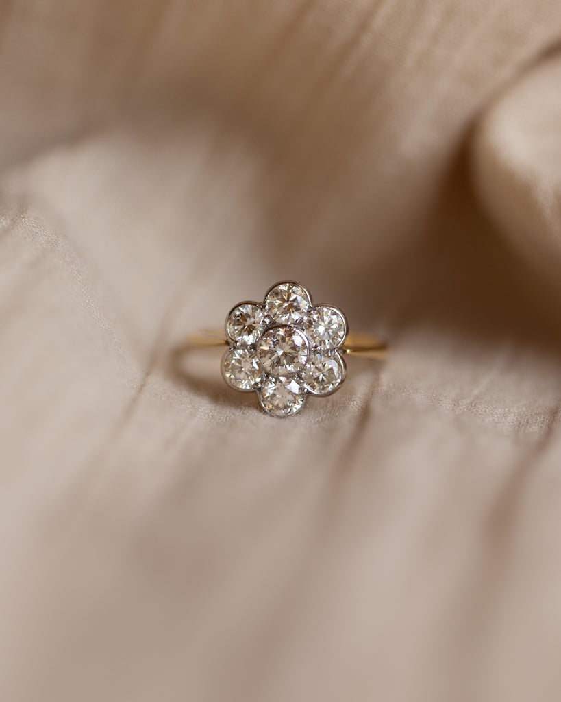 Gardenia Vintage 18ct Gold Diamond Daisy Cluster Ring