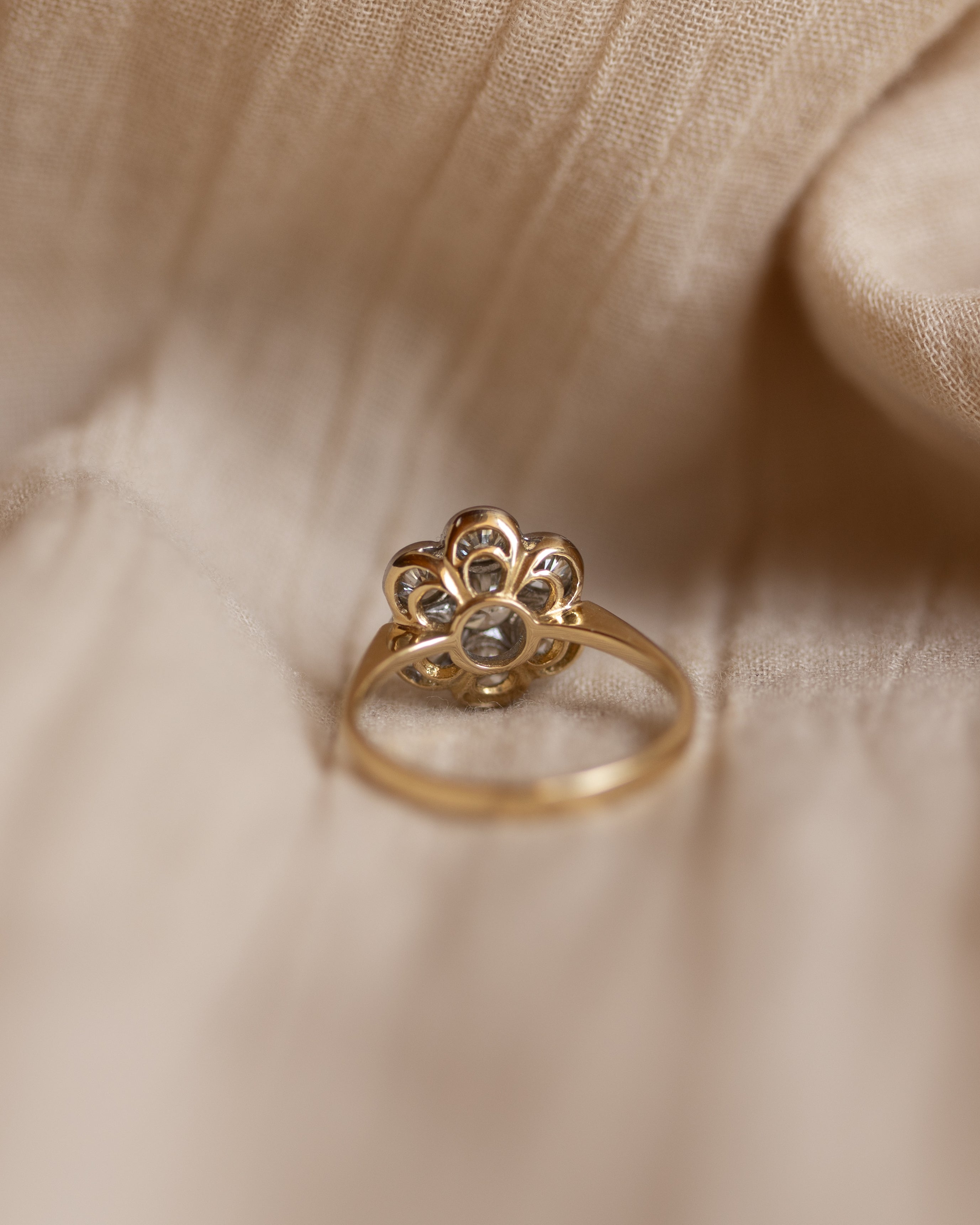 Gardenia Vintage 18ct Gold Diamond Daisy Cluster Ring