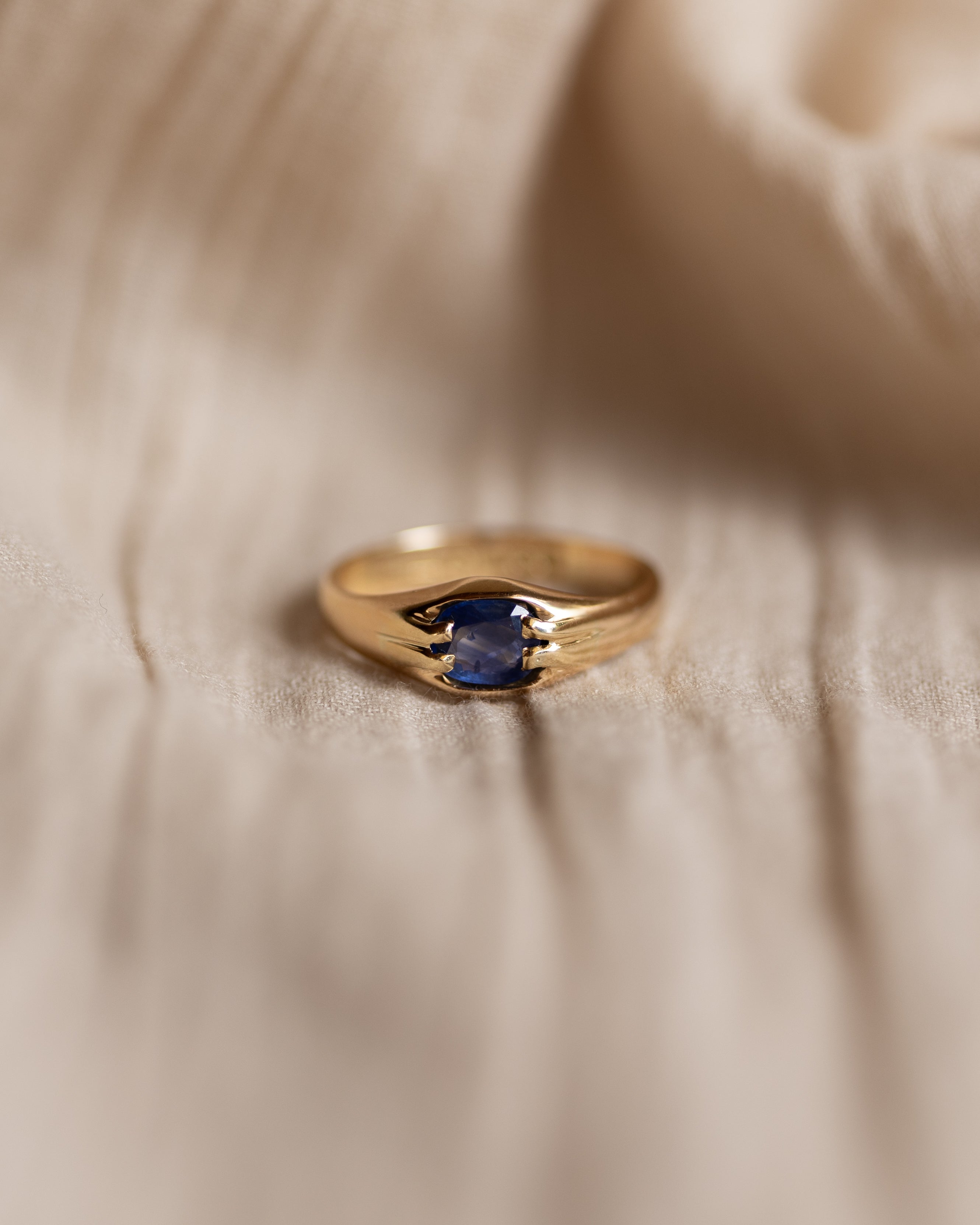 Patience 1921 Antique 18ct Gold Sapphire Single Stone Ring
