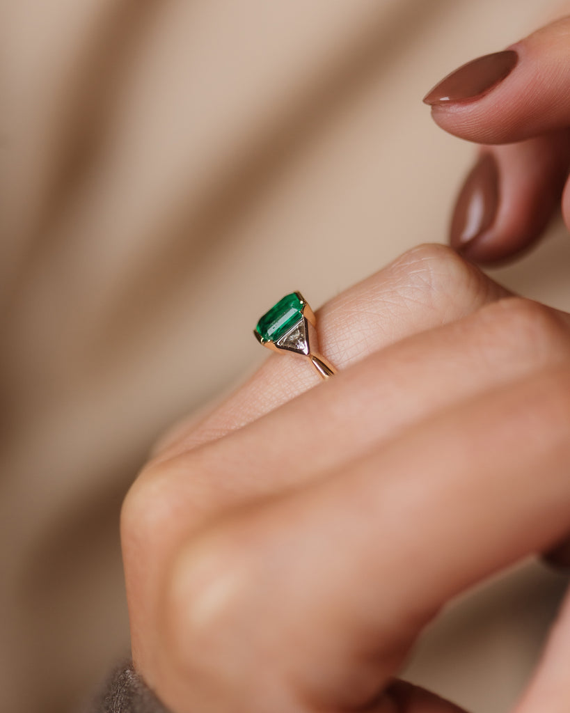 Rachelle Vintage 18ct Gold Emerald & Diamond Trilogy Ring