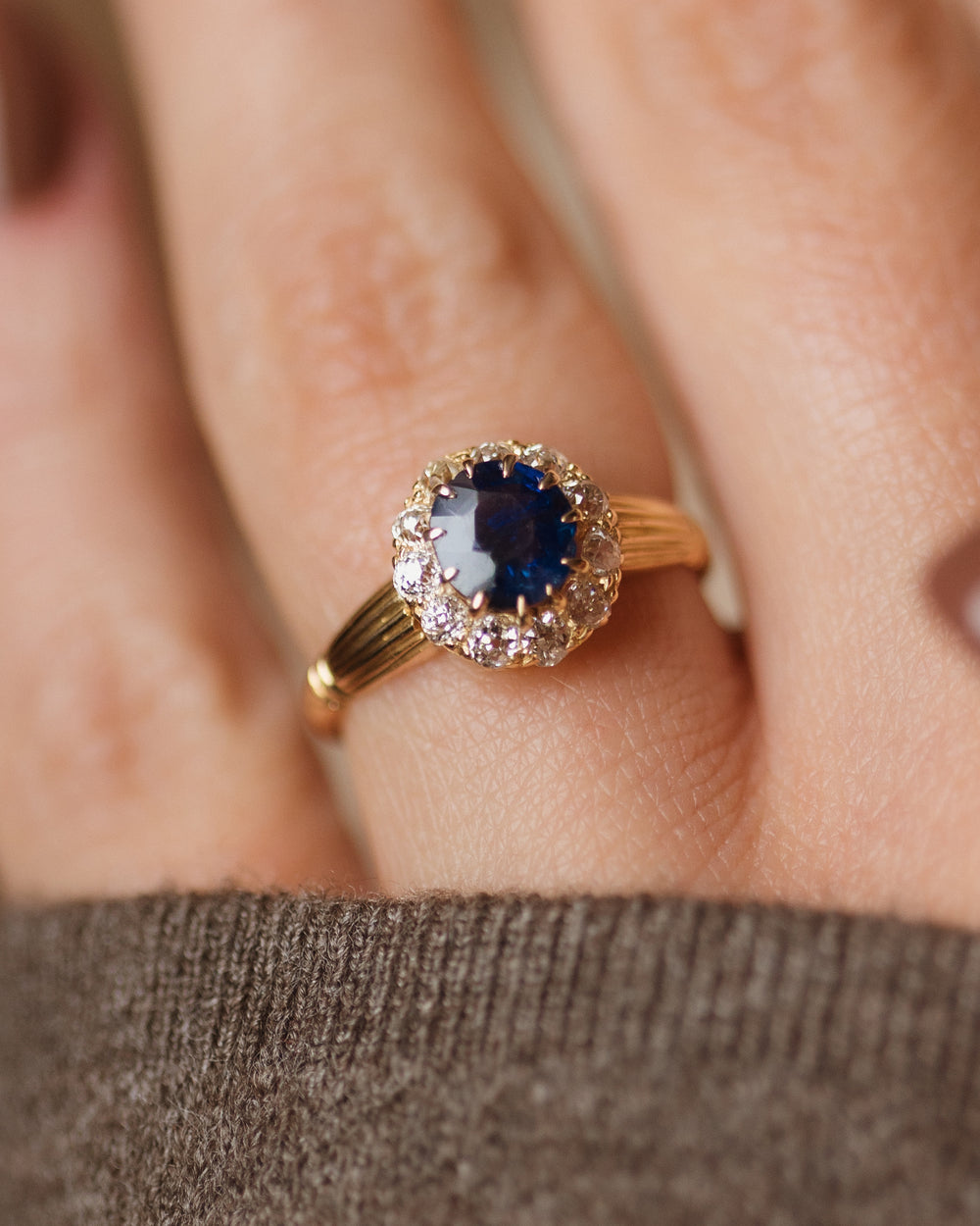 Simone Antique 18ct Gold Sapphire & Diamond Cluster Ring