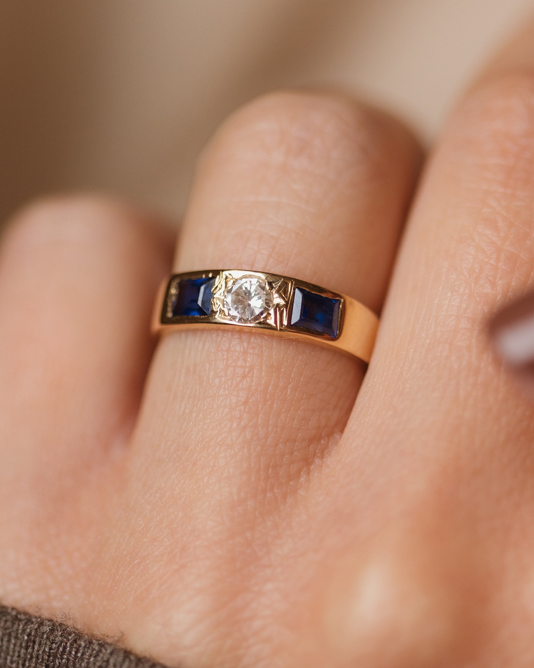 Vivian 1991 Vintage 18ct Gold Sapphire & Diamond Trilogy Ring