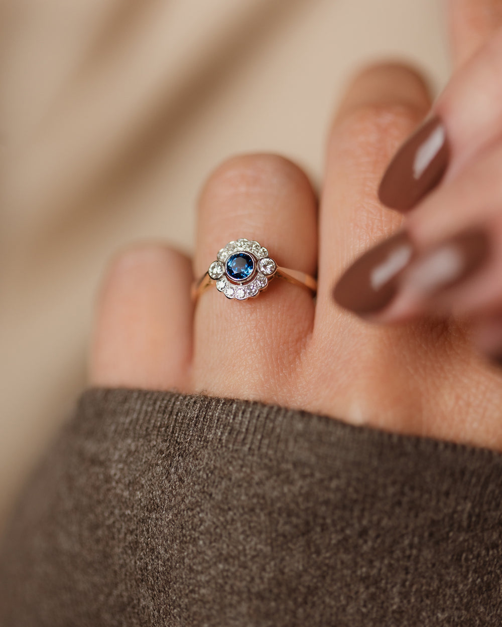 Minerva Antique Art Deco 18ct Gold Sapphire & Diamond Cluster Ring