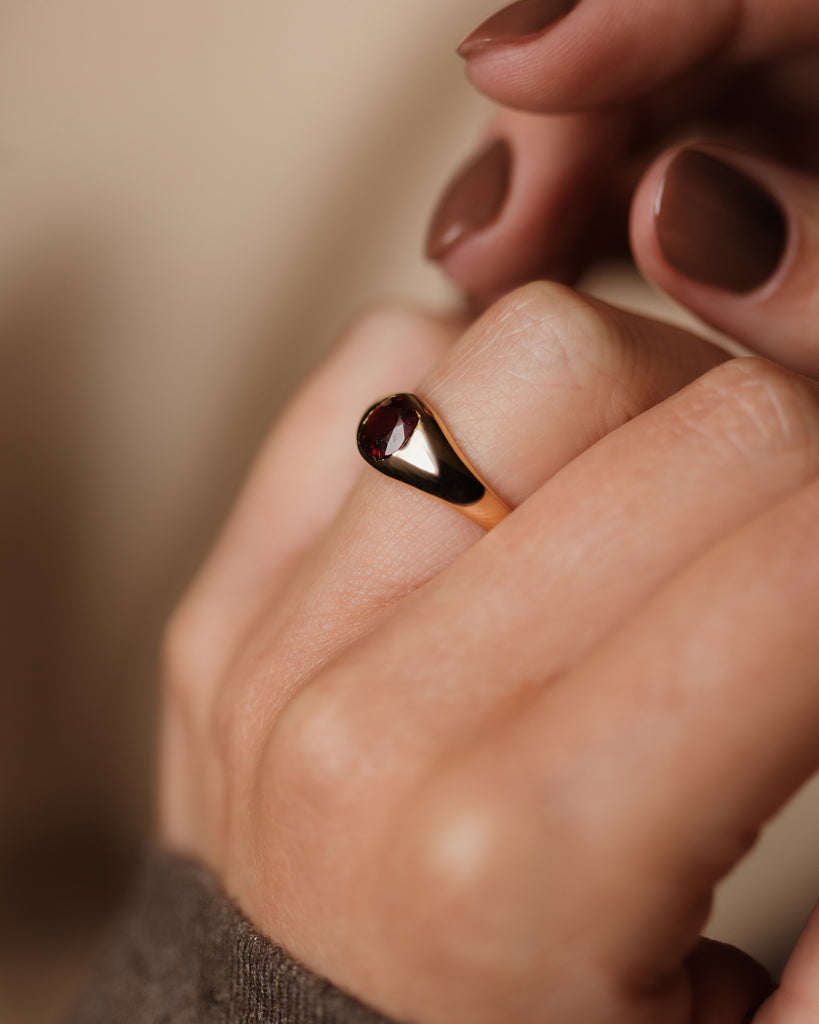 Isolde Antique 18ct Gold Garnet Single Stone Rubover Ring