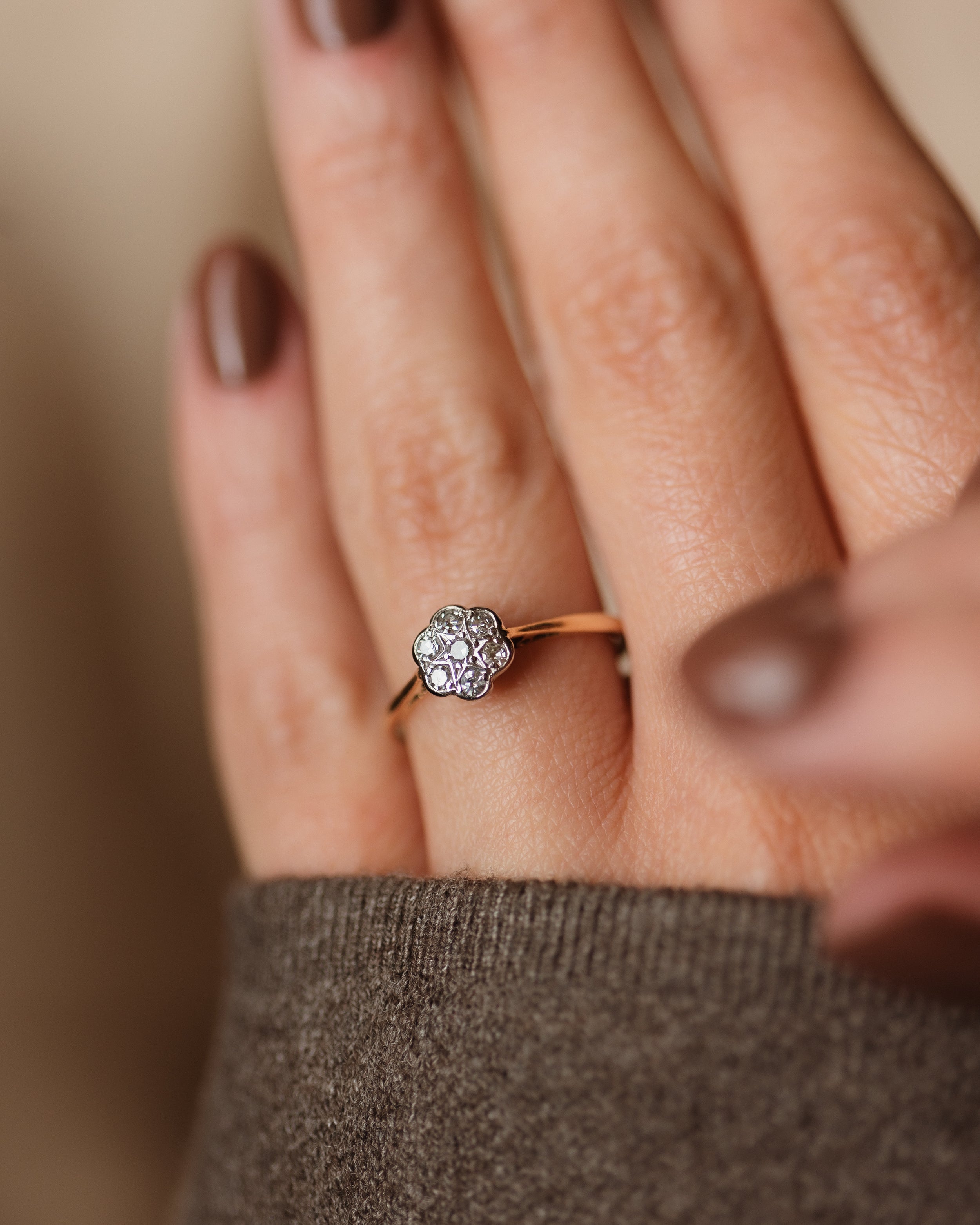 Image of Poppy Antique 18ct Gold Diamond Daisy Cluster Ring