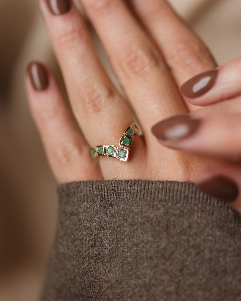 Jeannie 1979 Vintage 9ct Gold Emerald Wishbone Ring