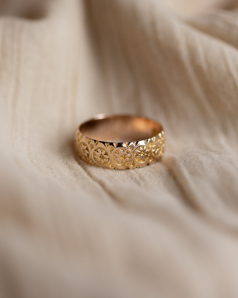 Agneta 1904 Antique 9ct Gold Floral Band Ring