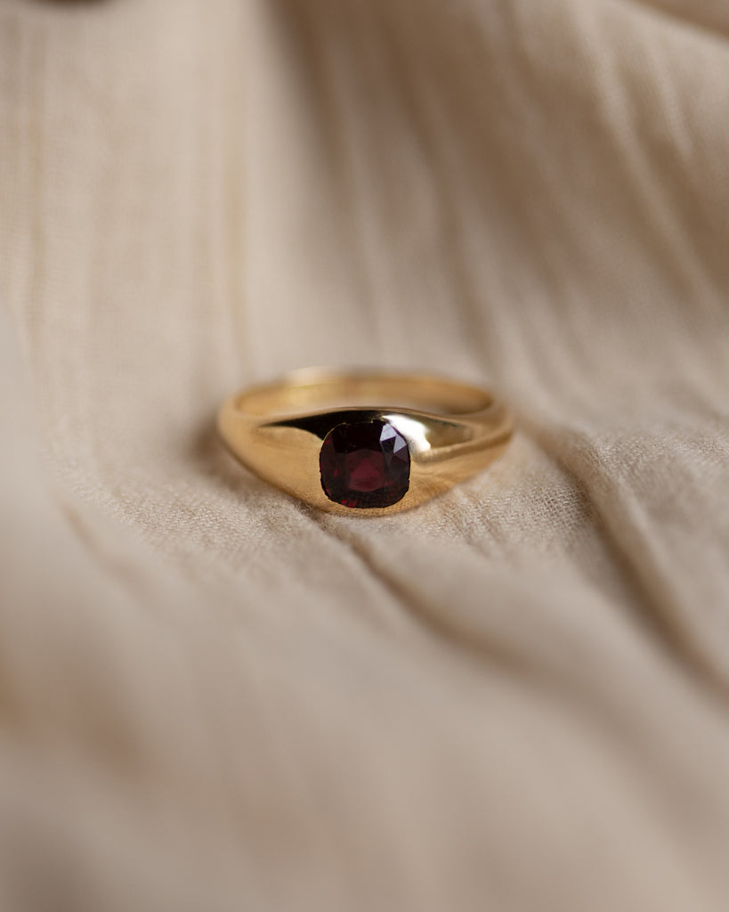 Isolde Antique 18ct Gold Garnet Single Stone Rubover Ring