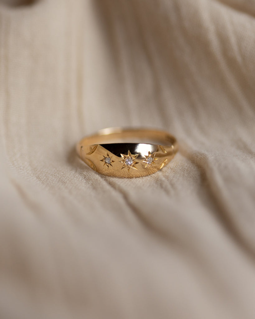 Magnolia Antique 18ct Gold Star Set Diamond Trilogy Ring