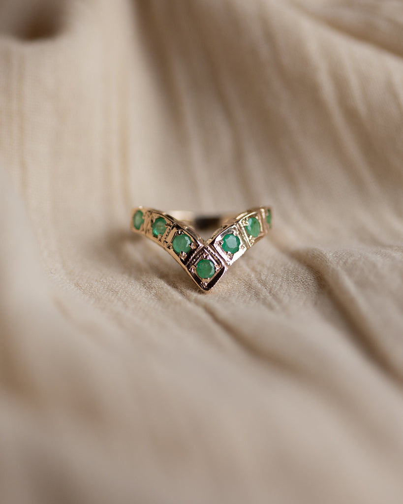 Jeannie 1979 Vintage 9ct Gold Emerald Wishbone Ring