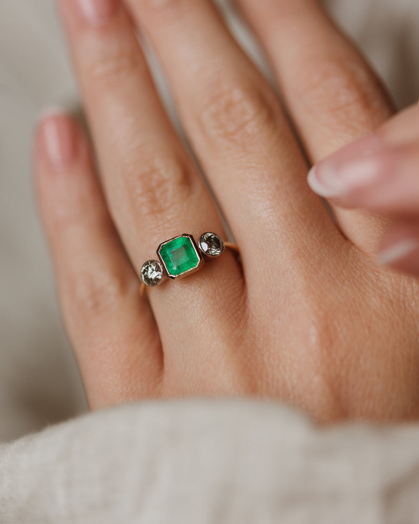 Edith Vintage 18ct Gold Emerald & Diamond Trilogy Ring