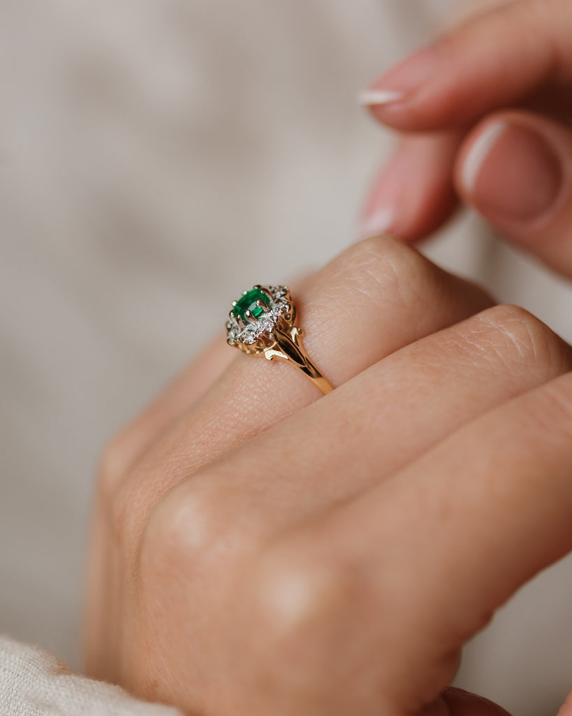 Ivy 1988 Vintage 9ct Gold Emerald & Diamond Cluster Ring