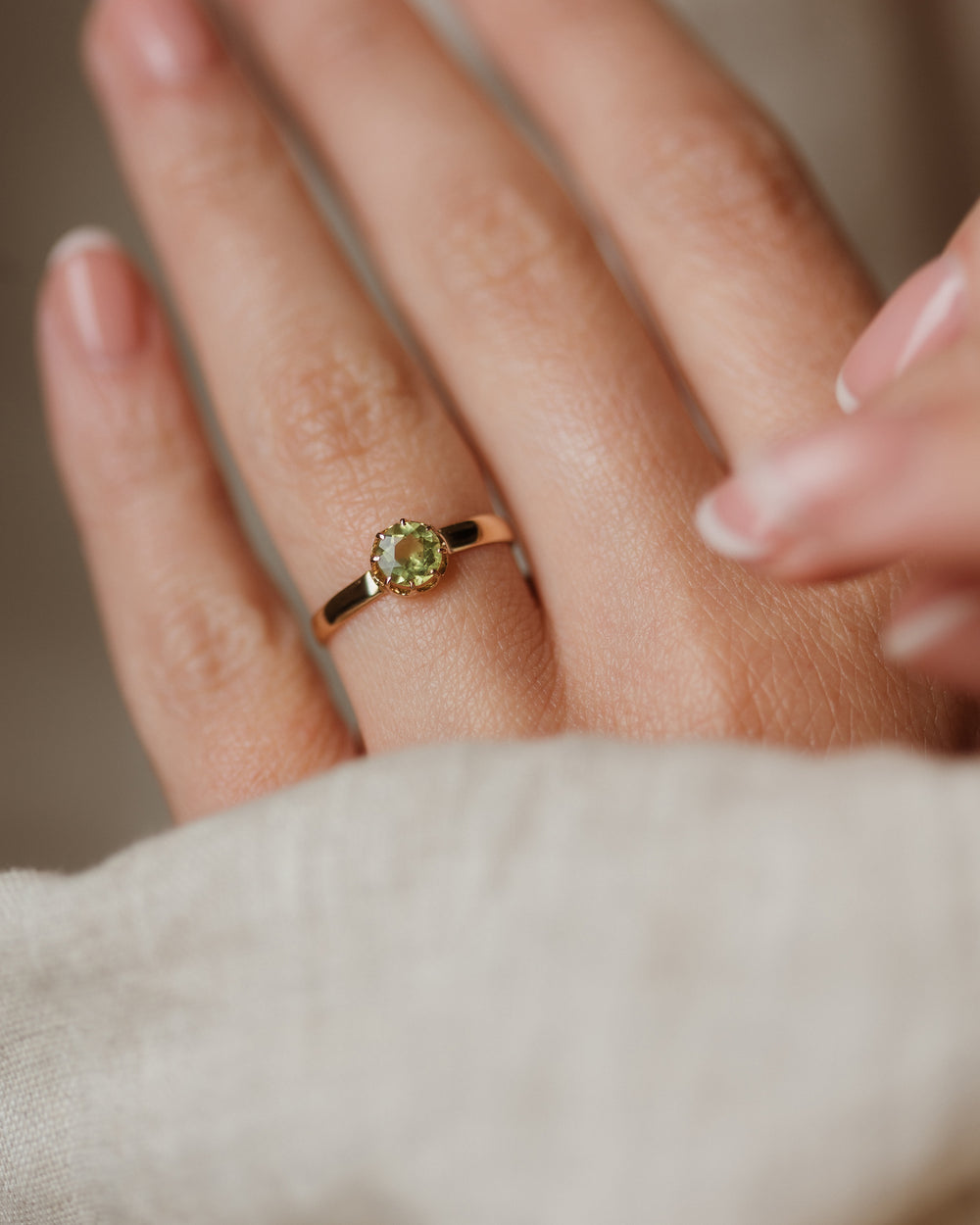 Cynthia 1862 Antique 18ct Gold Peridot Single Stone Ring