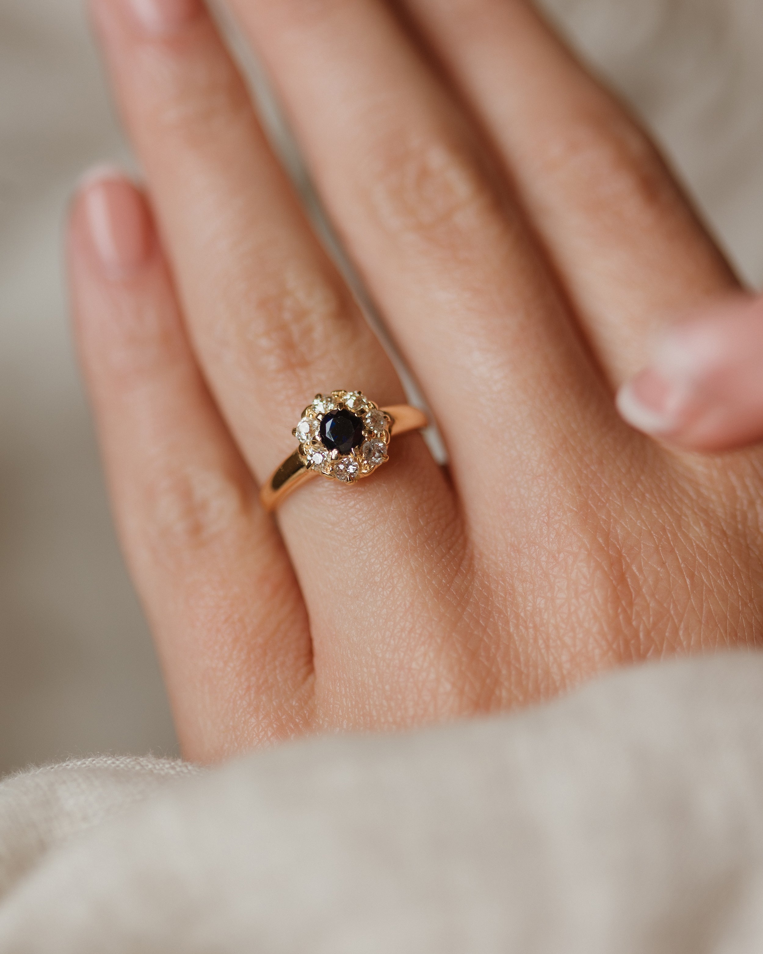 Honor 1898 Antique 18ct Gold Sapphire & Diamond Cluster Ring