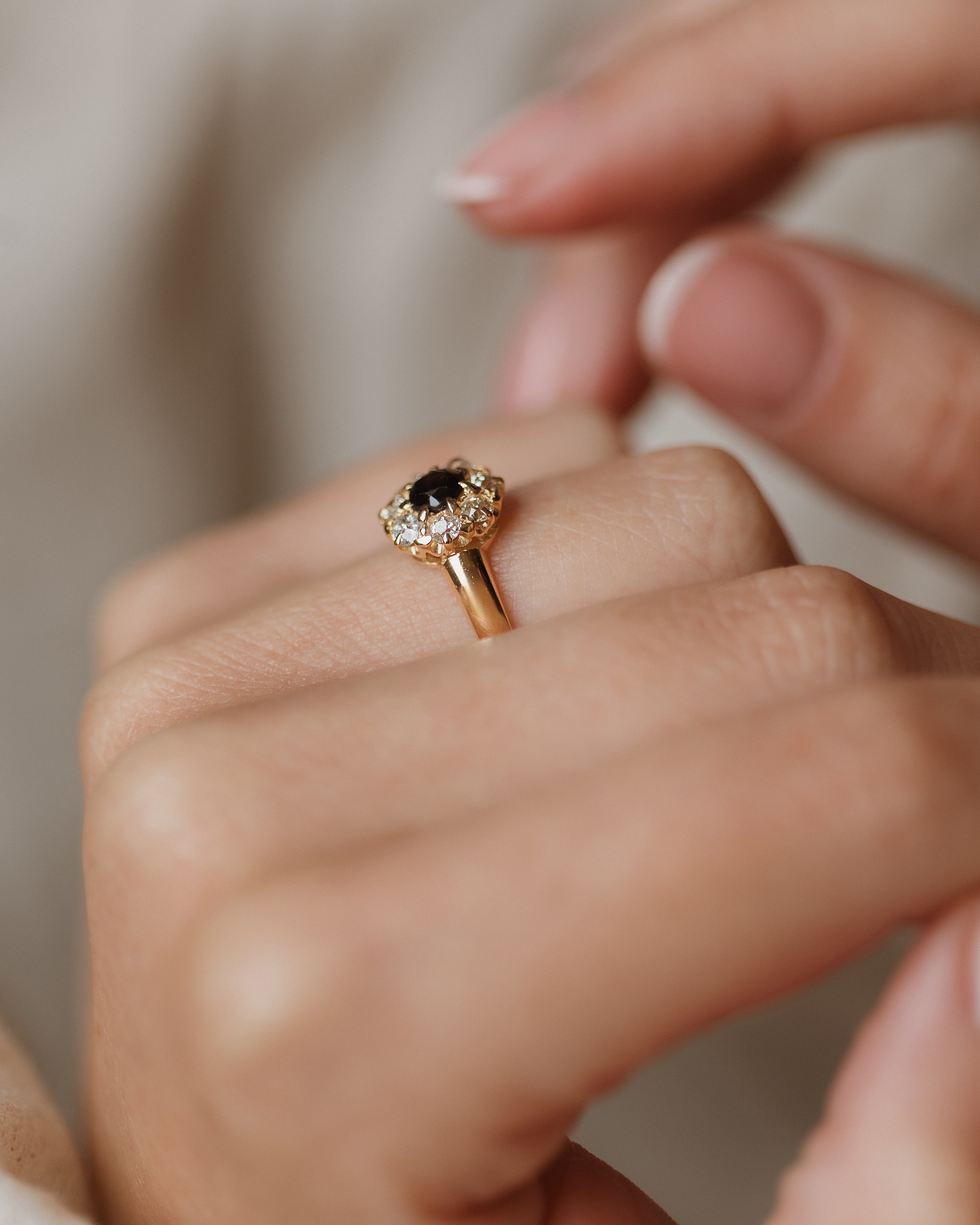 Honor 1898 Antique 18ct Gold Sapphire & Diamond Cluster Ring