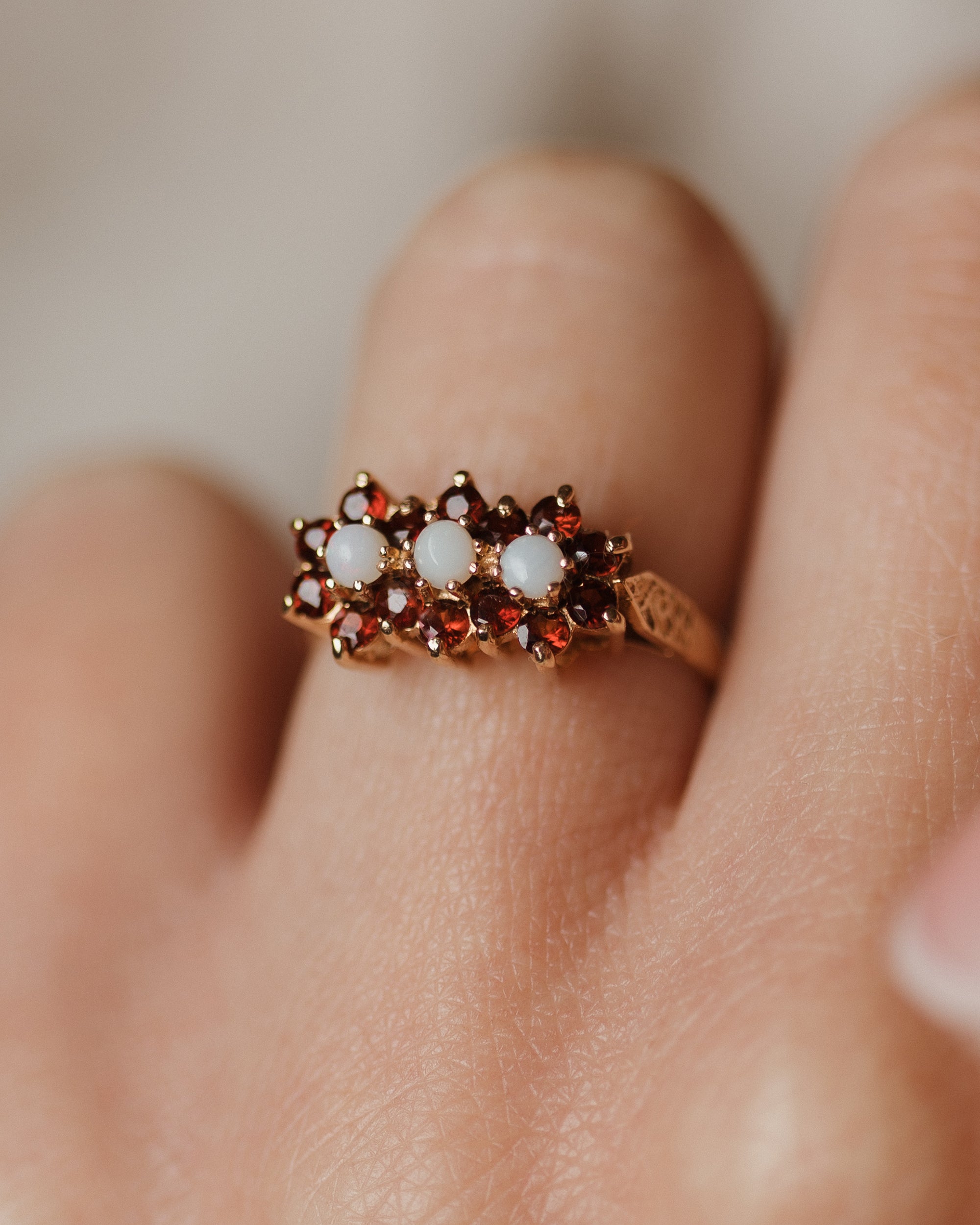 Beatrice 1979 Vintage 9ct Gold Opal & Garnet Cluster Ring