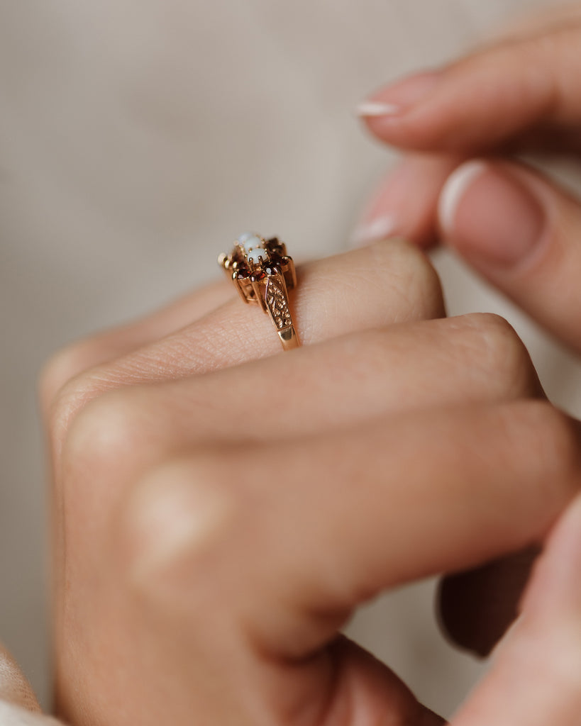 Beatrice 1979 Vintage 9ct Gold Opal & Garnet Cluster Ring