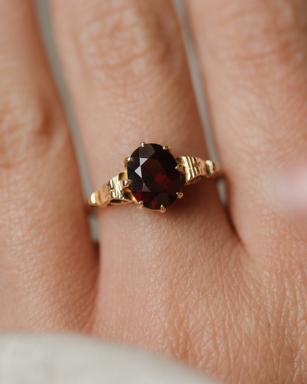 Josette Vintage 9ct Gold Garnet Single Stone Ring